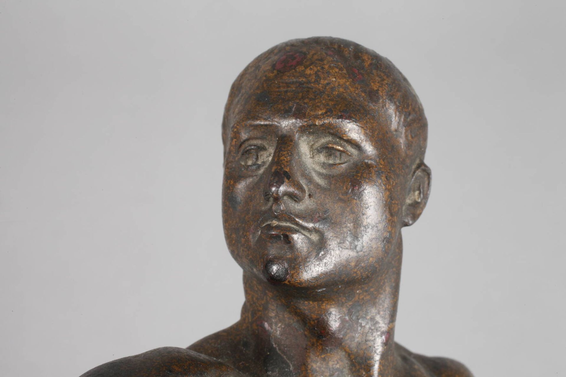 Franz Peleschka, Kugelstoßerum 1910, signiert, Bronze dunkel patiniert, Kugelstoßer als Halbakt, - Image 9 of 10