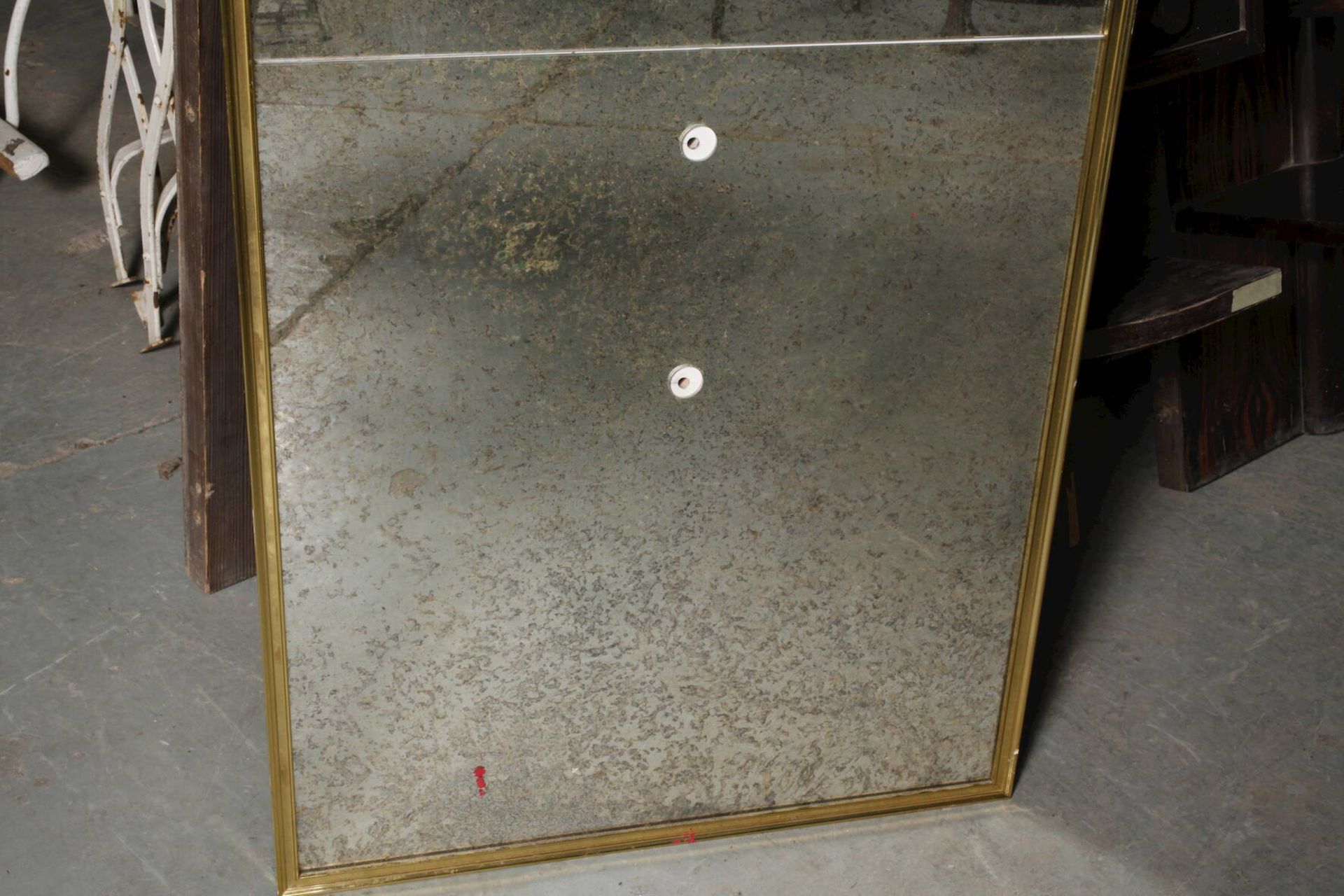 Paar übergroße Spiegelwohl 1970er Jahre, in schlanker vergoldeter Messingprofilleiste gefasstes - Bild 5 aus 5