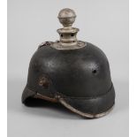 Kinder-Pickelhaube um 1900Kinnriemen fehlt, Lederglocke mit Futter, ohne Hoheitsauflagen, die