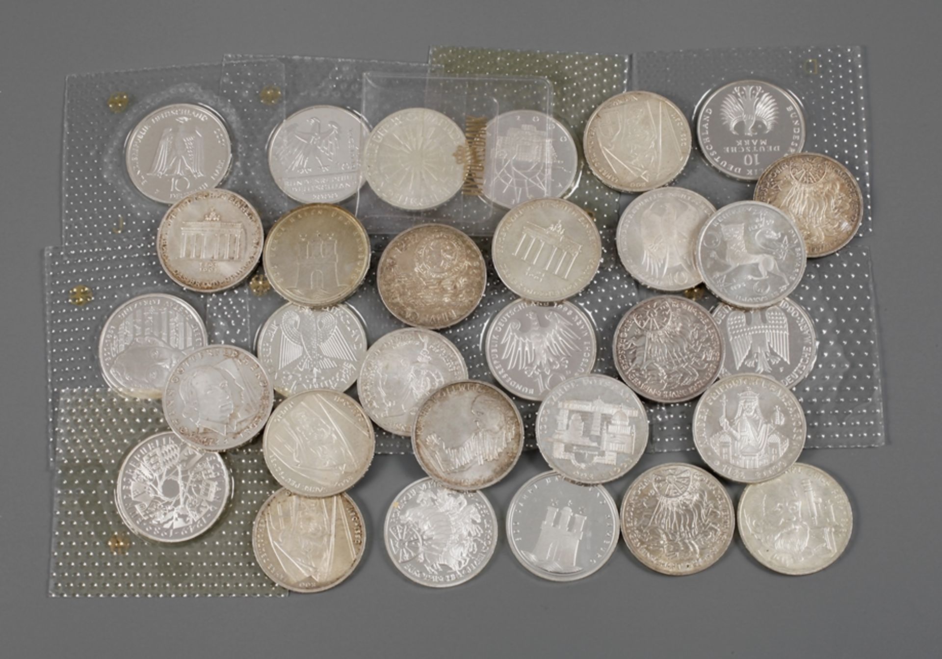 Konvolut 10-DM Gedenkmünzen30 Stück, meist 1990er Jahre, normale Erhaltung.