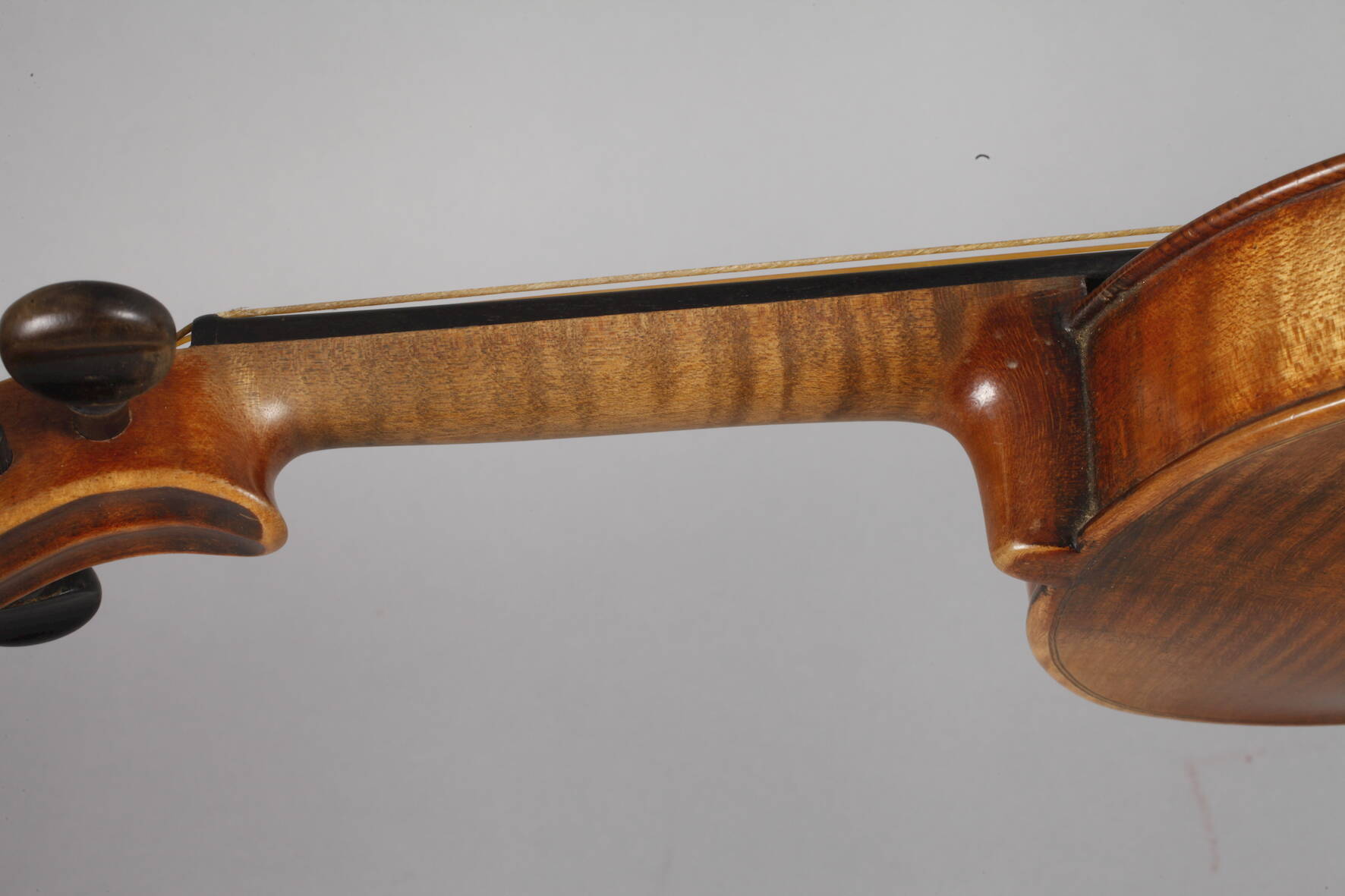 Violineum 1900, innen mit Modellzettel Antonius Stradivarius, geteilter, eng geflammter Boden in - Image 6 of 7