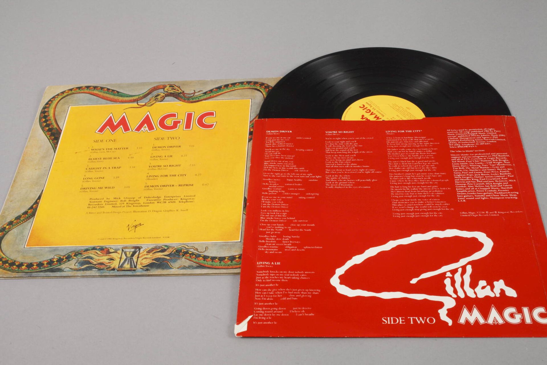 Handsignierte LP Gillan ""Magic""erschienen 1982, mit Dedikation und Autograph von Ian Gillan, " - Image 3 of 3