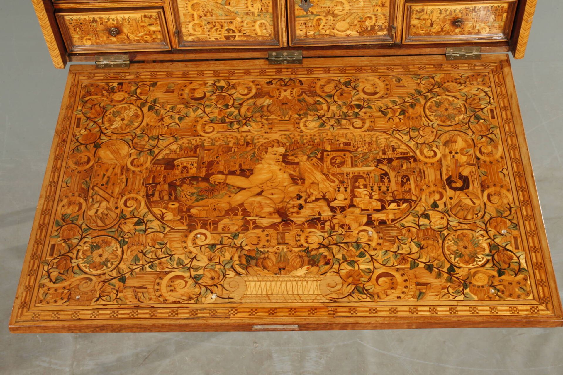 Feines Renaissance-Kabinettwohl Augsburg, um 1580, Gehäuse partiell in Palisander furniert, die - Bild 3 aus 10