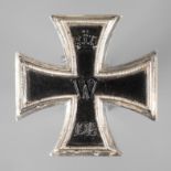 Eisernes Kreuz 1. Klasse1914, Hersteller KO unter dem Nadelhalter, flache Form, normale Tragespuren,