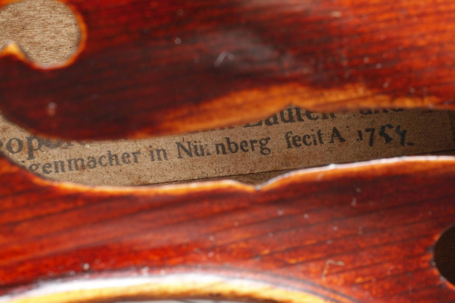 Violine im Etuiauf Klebezettel bezeichnet Leopold Widhalm, Lauten- und Geigenmacher in Nürnberg - Image 8 of 9
