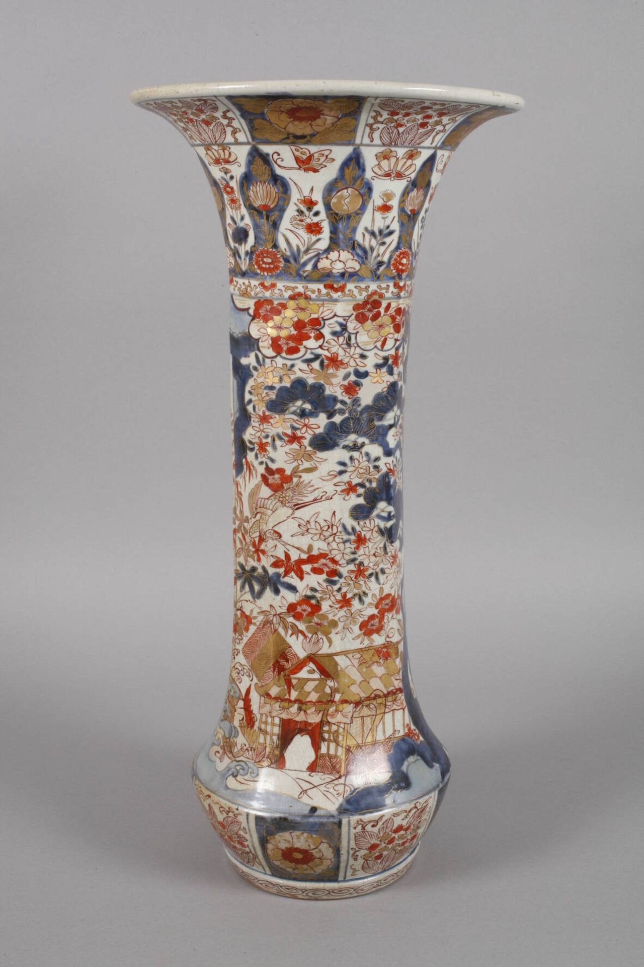 Bodenvase Imariwohl Japan, Edo-Zeit, ungemarkt, Feinsteinzeug in cremefarbener und kobaltblauer - Image 5 of 8