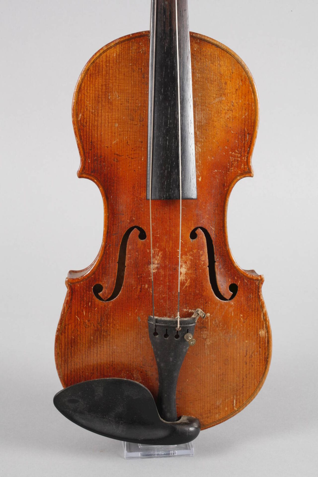 Violinewohl Anfang 20. Jh., ohne Zettel, ungeteilter Boden in gelb-rötlichem Lack, dreiteilige - Image 2 of 5