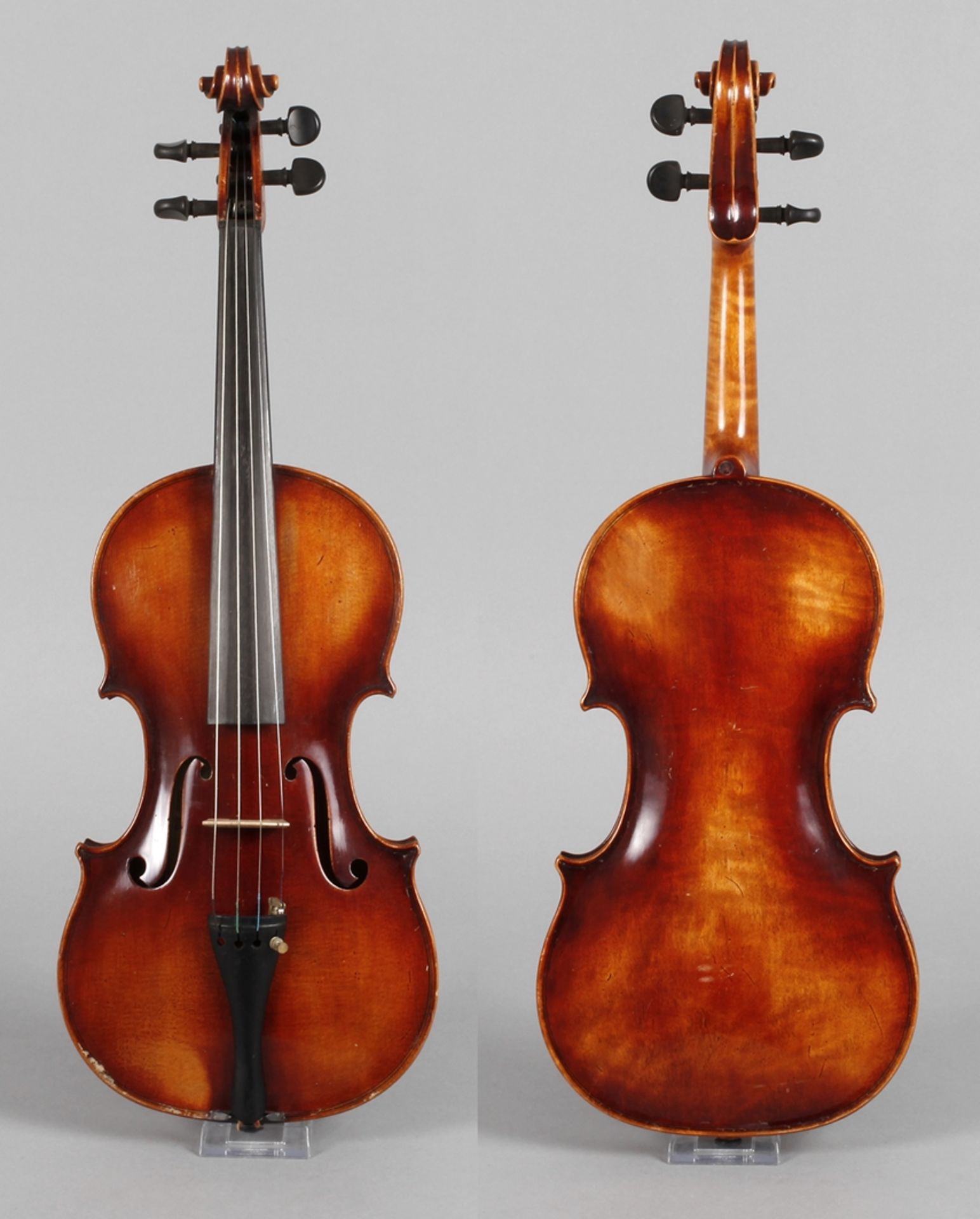 Violineauf Klebezettel bezeichnet M. Krauss Streich- u. Zupfinstrumentenbau Landshut und datiert