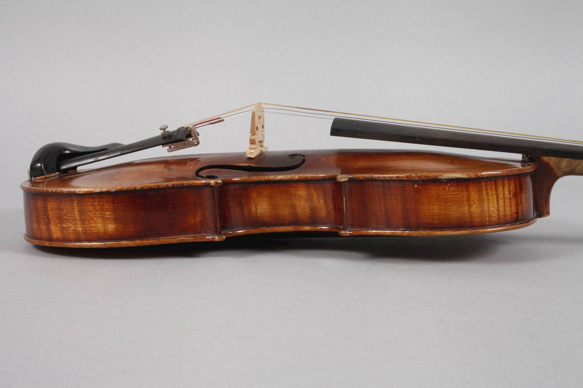Violine im Etui1930er Jahre, innen mit Modellzettel bezeichnet Jacobus Stainer in Absam 1665, - Image 5 of 9