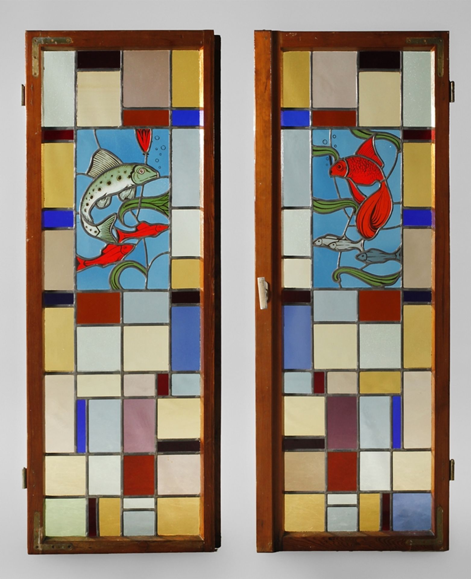 Bleiglasfenster1930er Jahre, zweiflügelig, im original Rahmen, Farbglas teilweise bemalt, Motiv