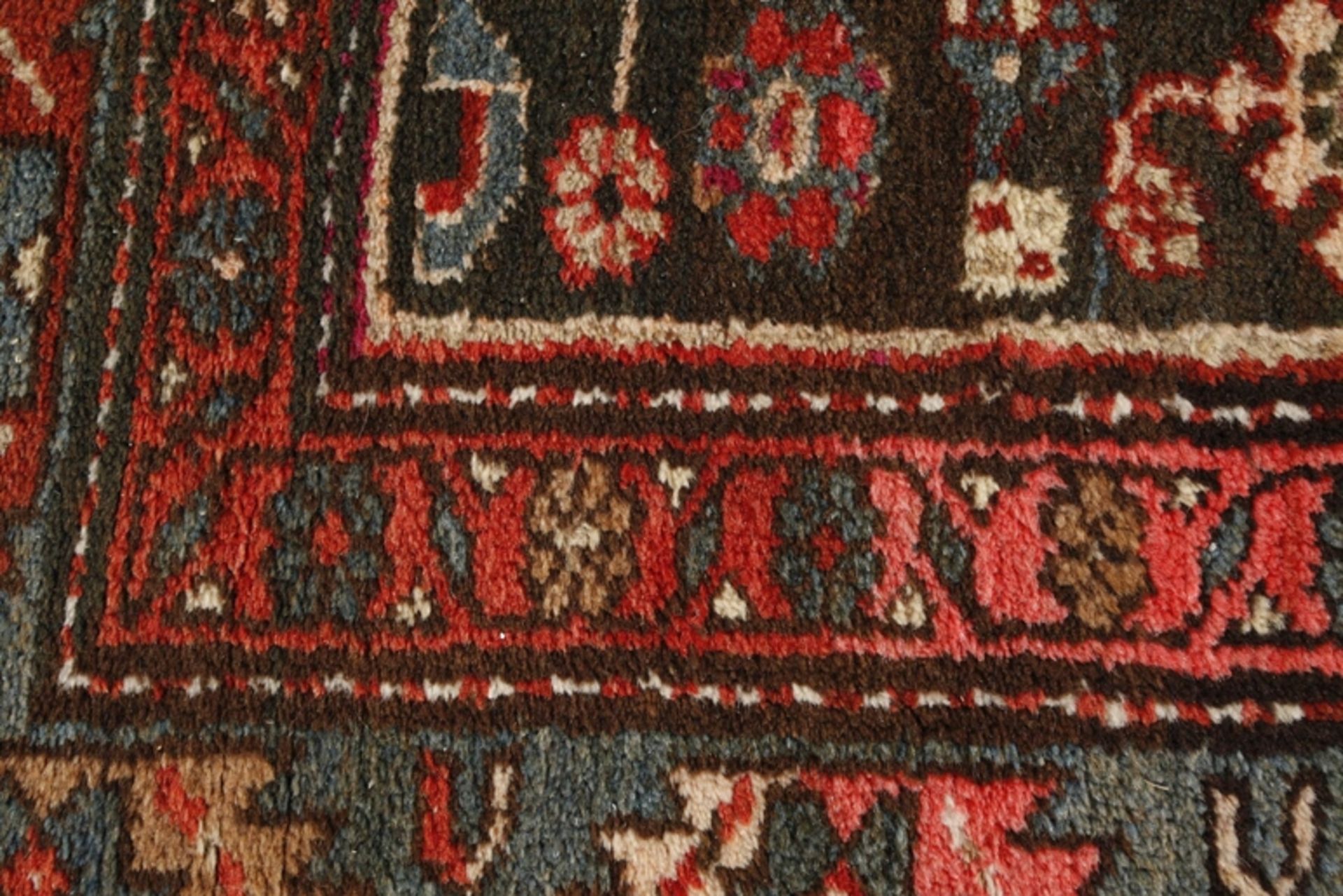 Persische Galerie1. Hälfte 20. Jh., in kräftigem Kolorit gehaltene Galerie mit zentralem - Image 2 of 3