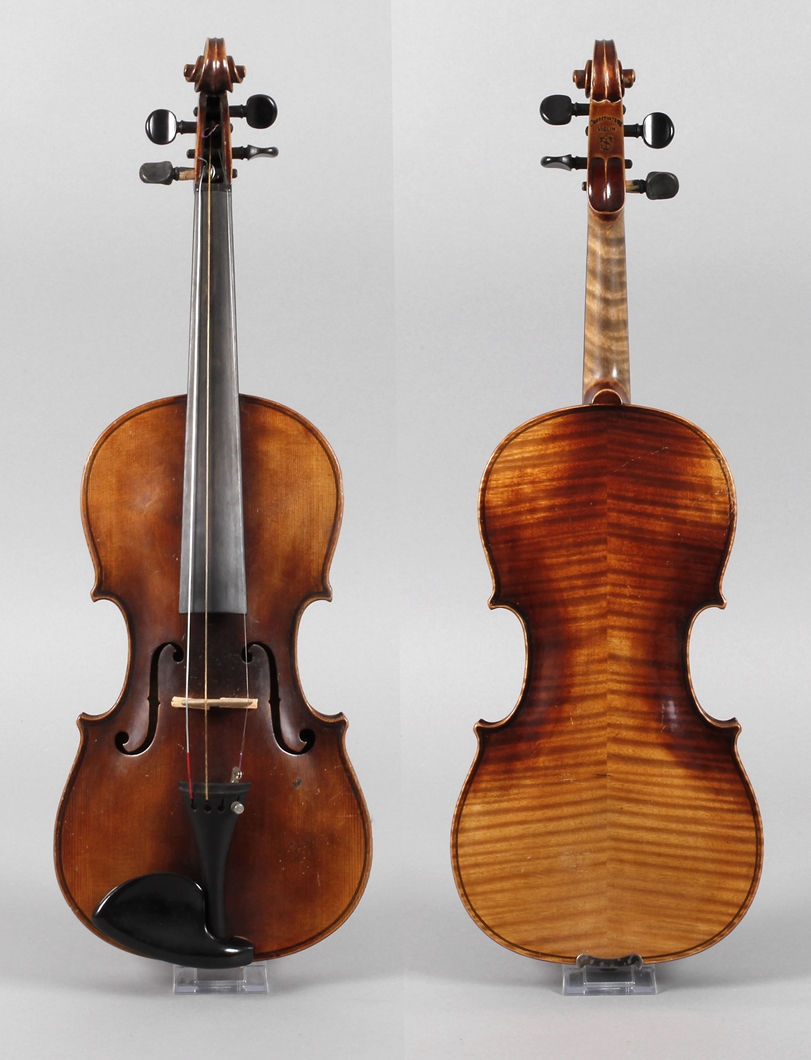 Violine im Etui1930er Jahre, innen mit Modellzettel bezeichnet Jacobus Stainer in Absam 1665,