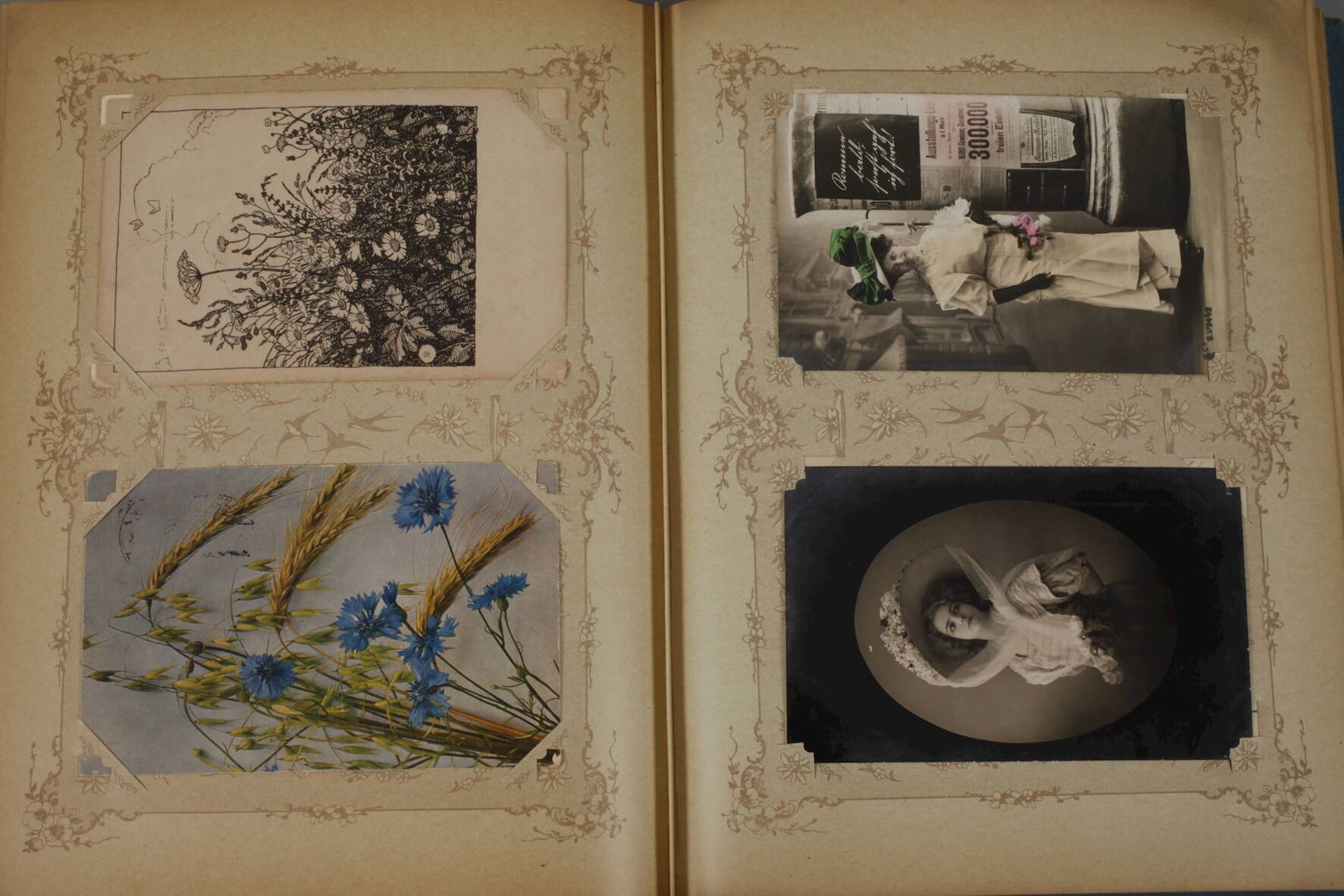 Ansichtskartenalbumvor 1945, ca. 300 Motiv-, Serien- und Kitschpostkarten in gut erhaltenem Album um - Image 8 of 11