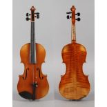 ViolineMitte 20. Jh., auf Modellzettel bezeichnet Antonius Stradivarius Cremonensis 1736, geteilter,