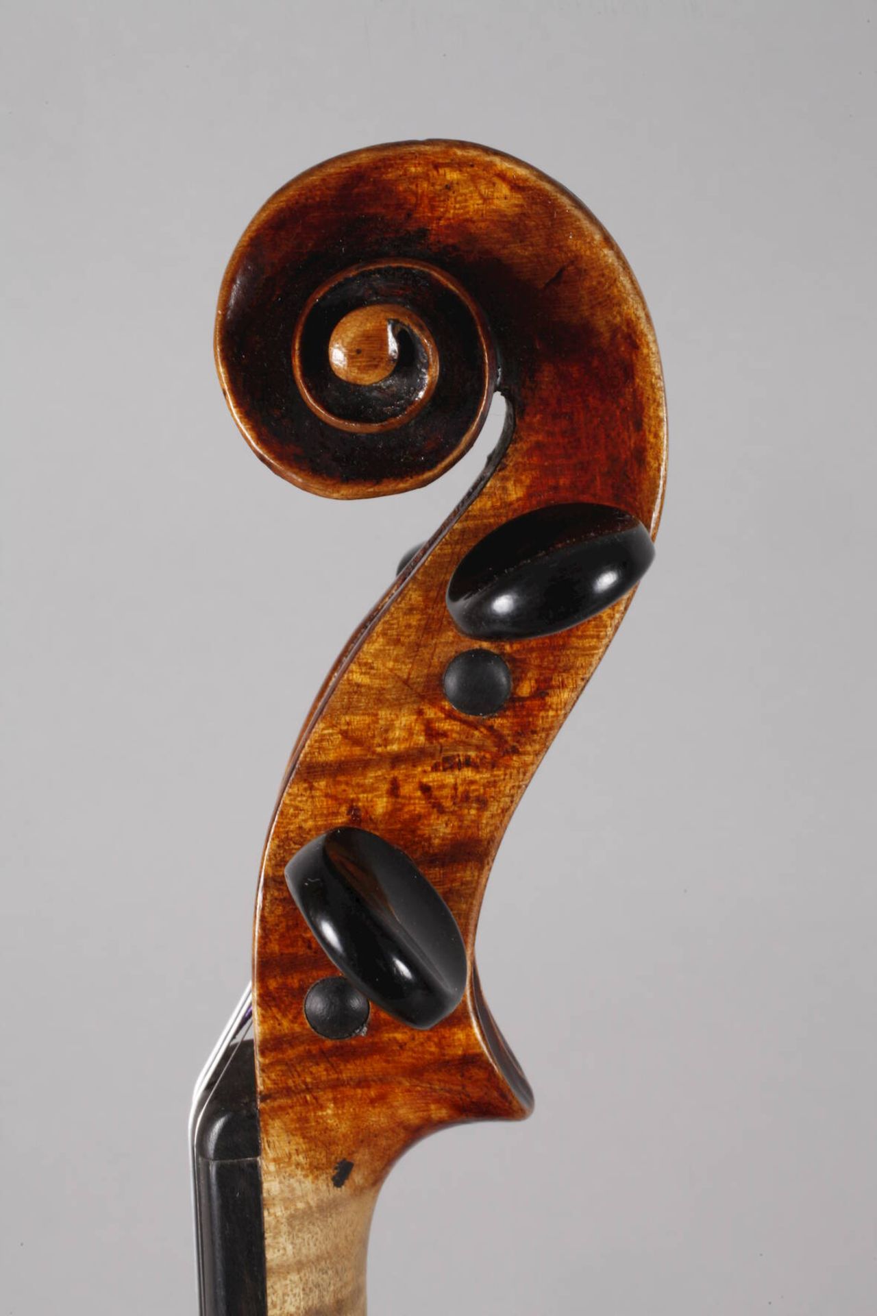 Violine im Etuiauf Klebezettel bezeichnet Leopold Widhalm, Lauten- und Geigenmacher in Nürnberg - Image 4 of 9