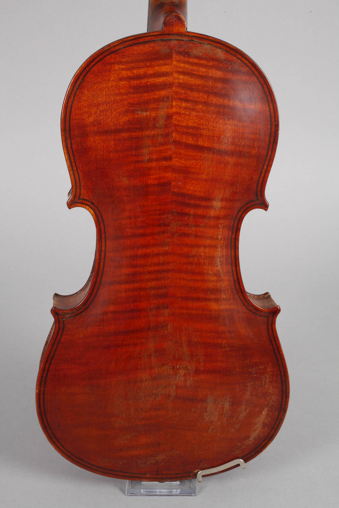 Violine2. Hälfte 20. Jh., ohne Zettel, geteilter, gleichmäßig geflammter Boden in mahagonifarbenem - Image 3 of 6