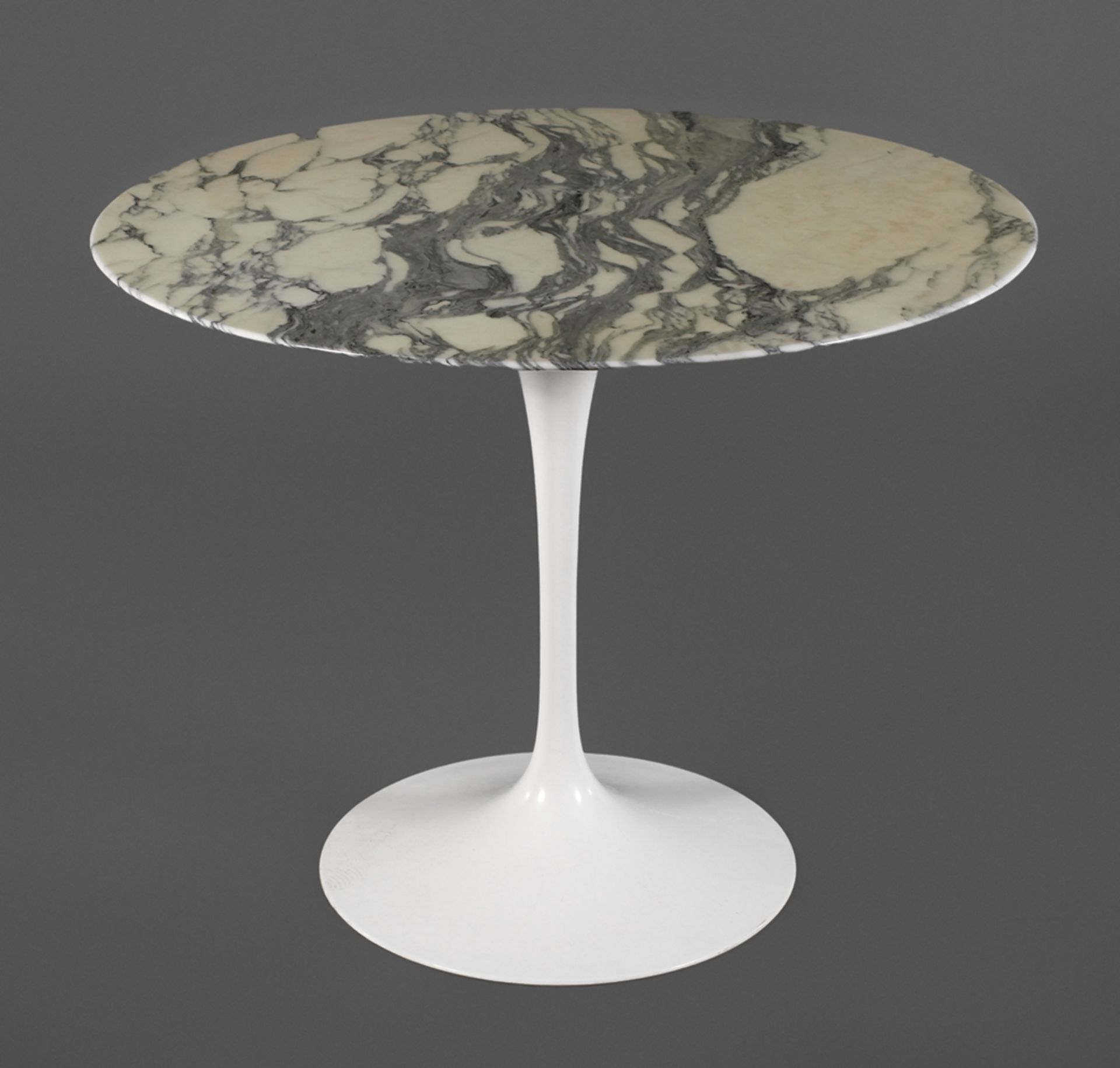 Tisch aus der TulipserieEntwurf Eero Saarinen für Knoll Inc. 1958, Ausführung Knoll International,