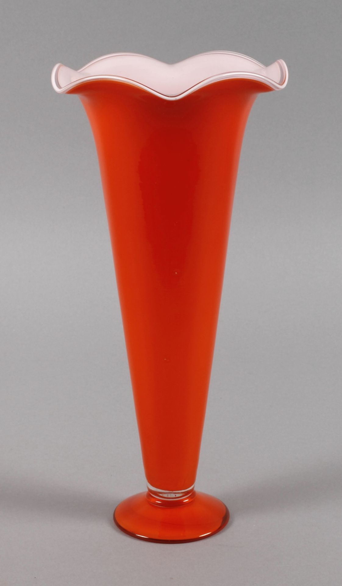Lötz Wwe. große Vase Tangoum 1920, aus der sogenannten "Tango"-Serie, farbloses Glas, orange und