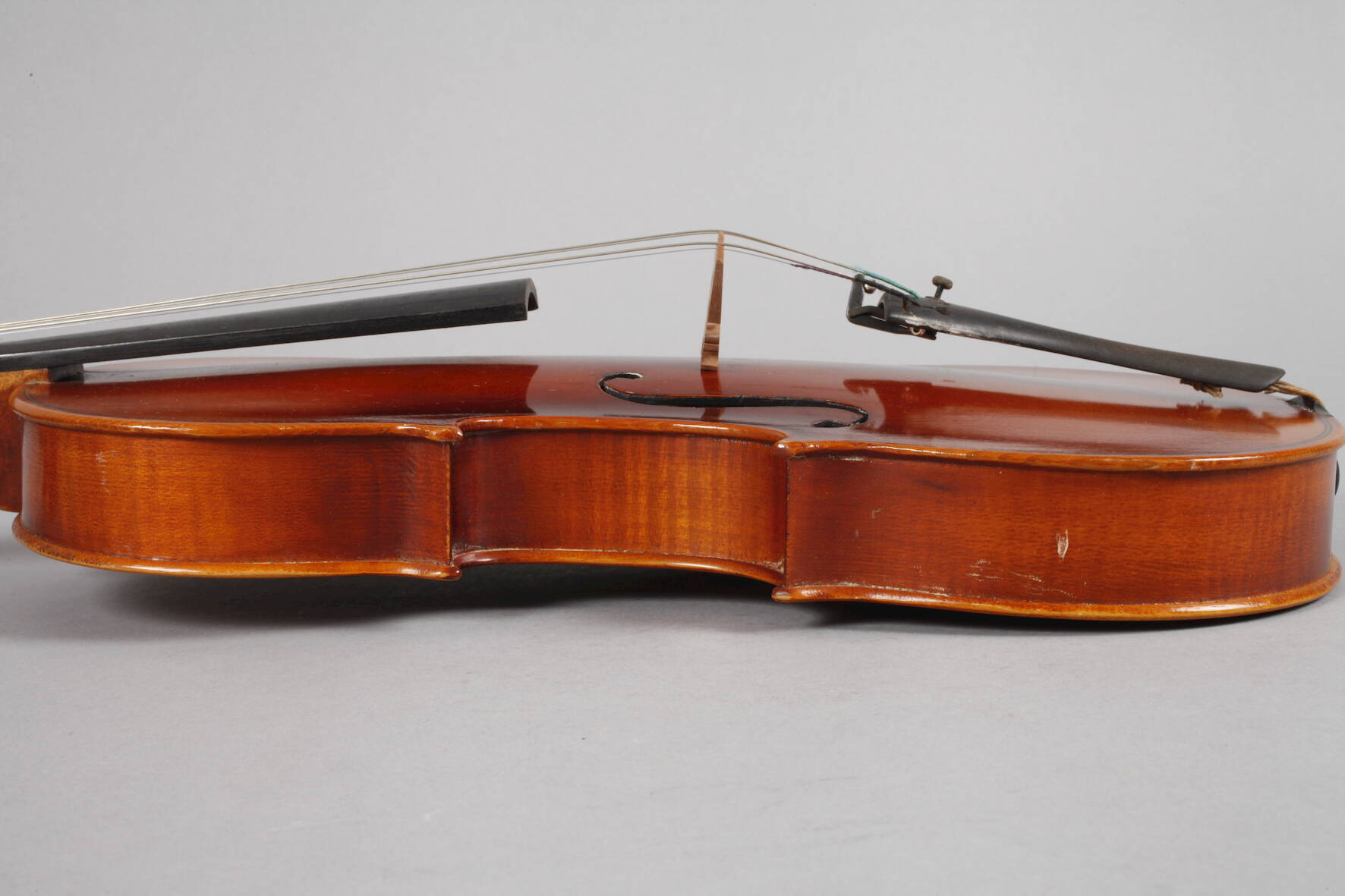 ViolineMitte 20. Jh., Modellzettel Antonius Stradivarius, ungeteilter, ungeflammter Boden in - Image 5 of 8