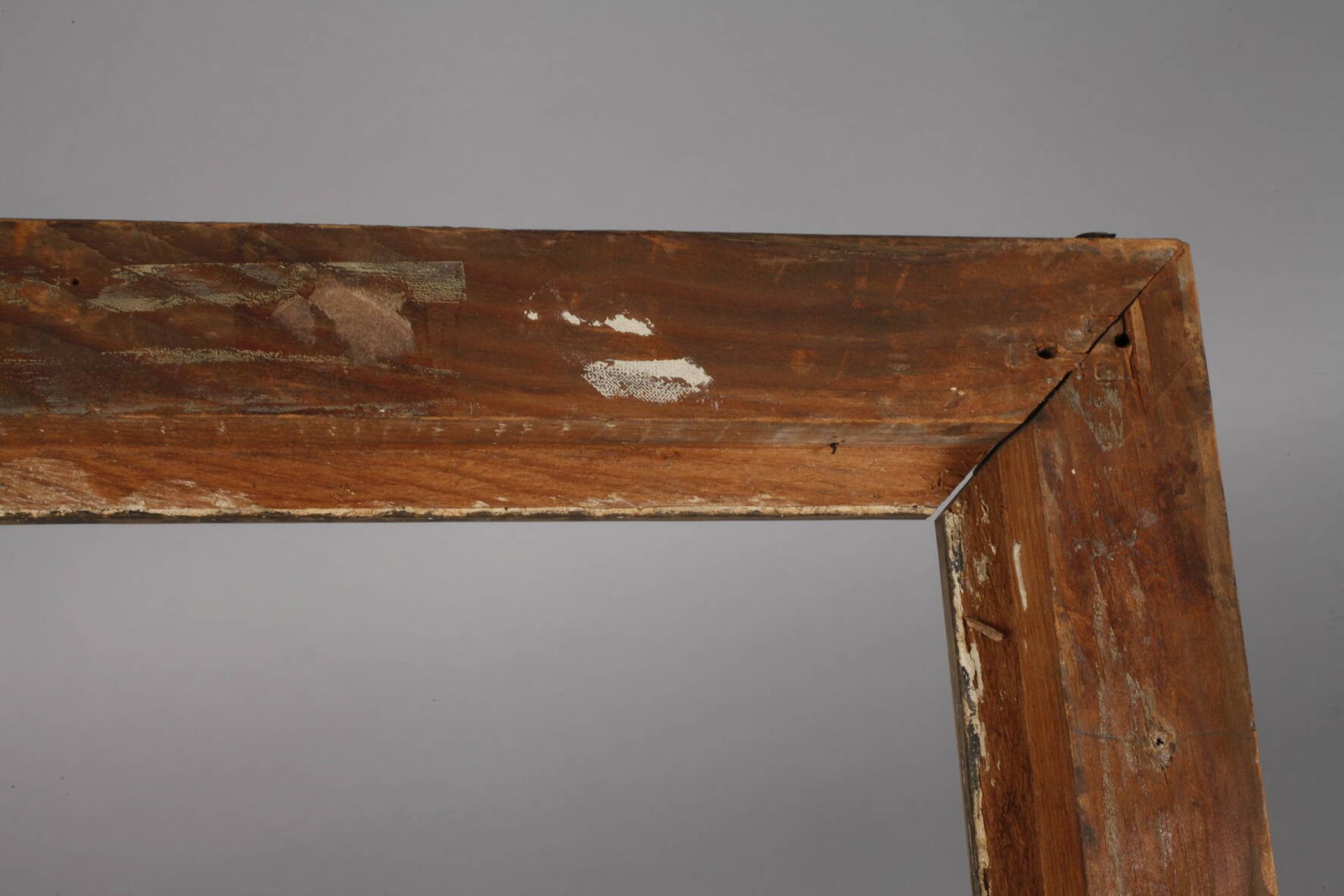 Wellenleiste19. Jh., ca. 4 cm breite, steigend profilierte und versilberte Holzleiste, Gehrungen - Bild 3 aus 3