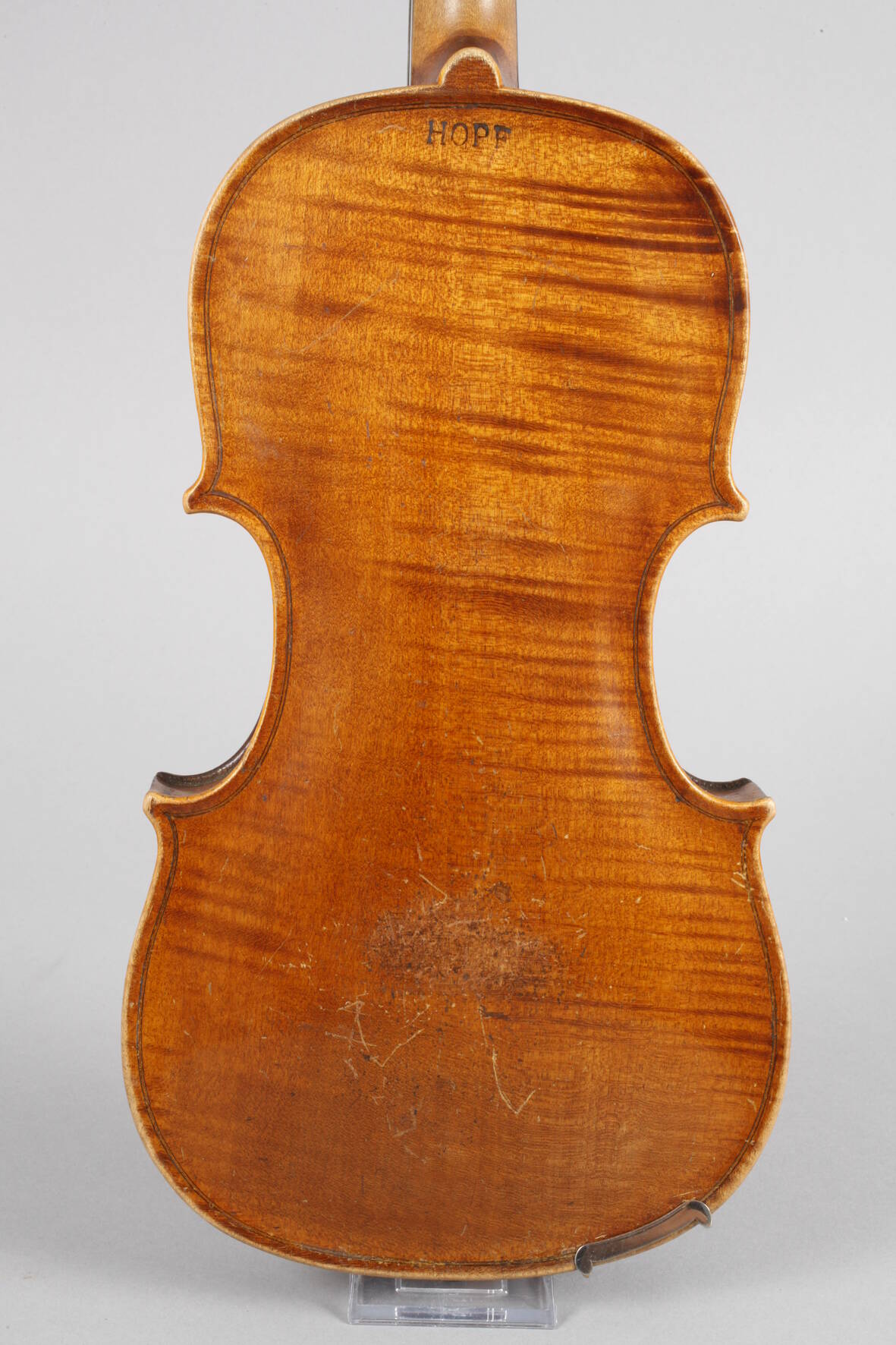 Violine im EtuiAnfang 20. Jh., ohne Zettel, am Boden Brandstempel Hopf, dieser ungeteilt und schwach - Image 3 of 7