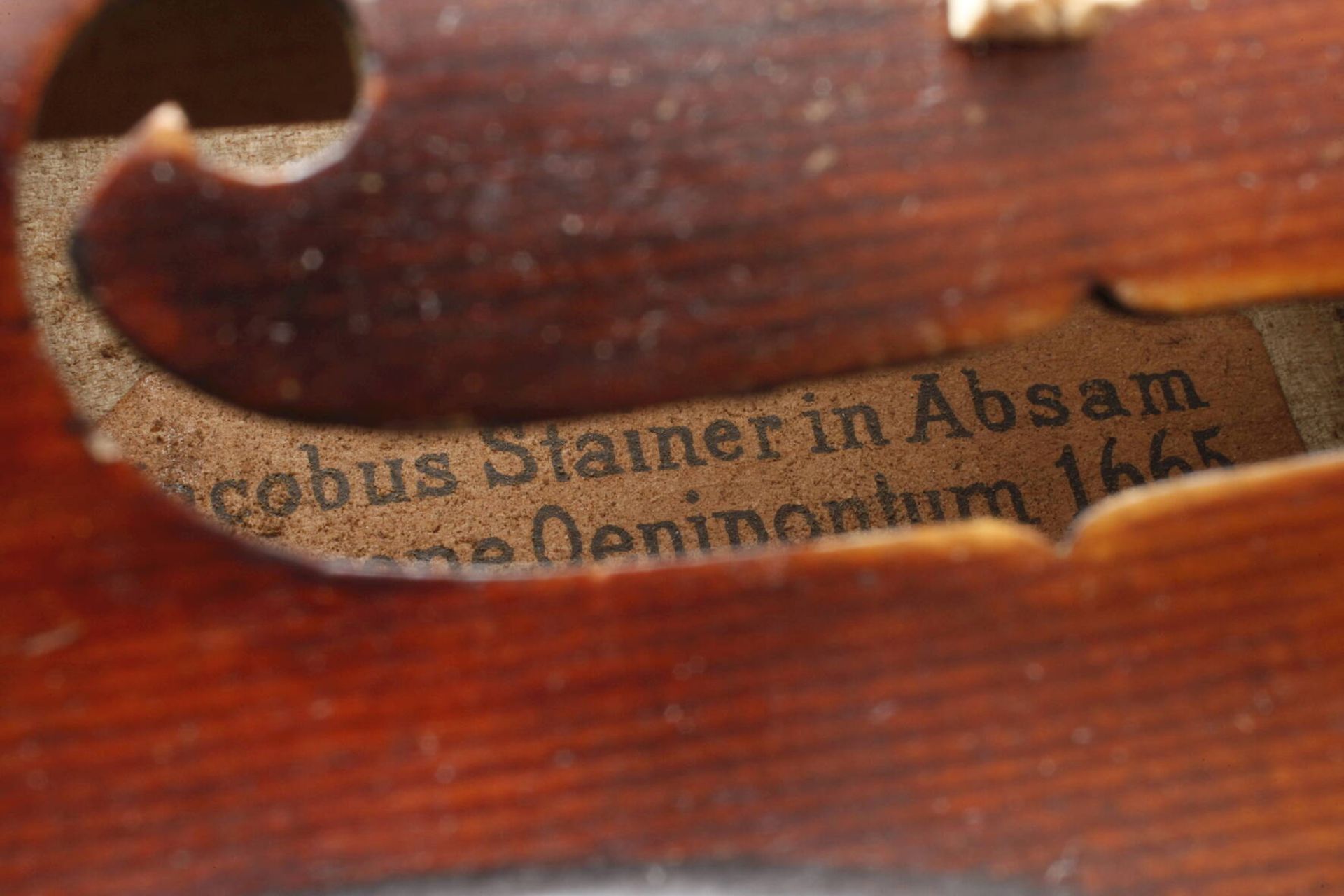 Violine im Etui1930er Jahre, innen mit Modellzettel bezeichnet Jacobus Stainer in Absam 1665, - Image 7 of 9