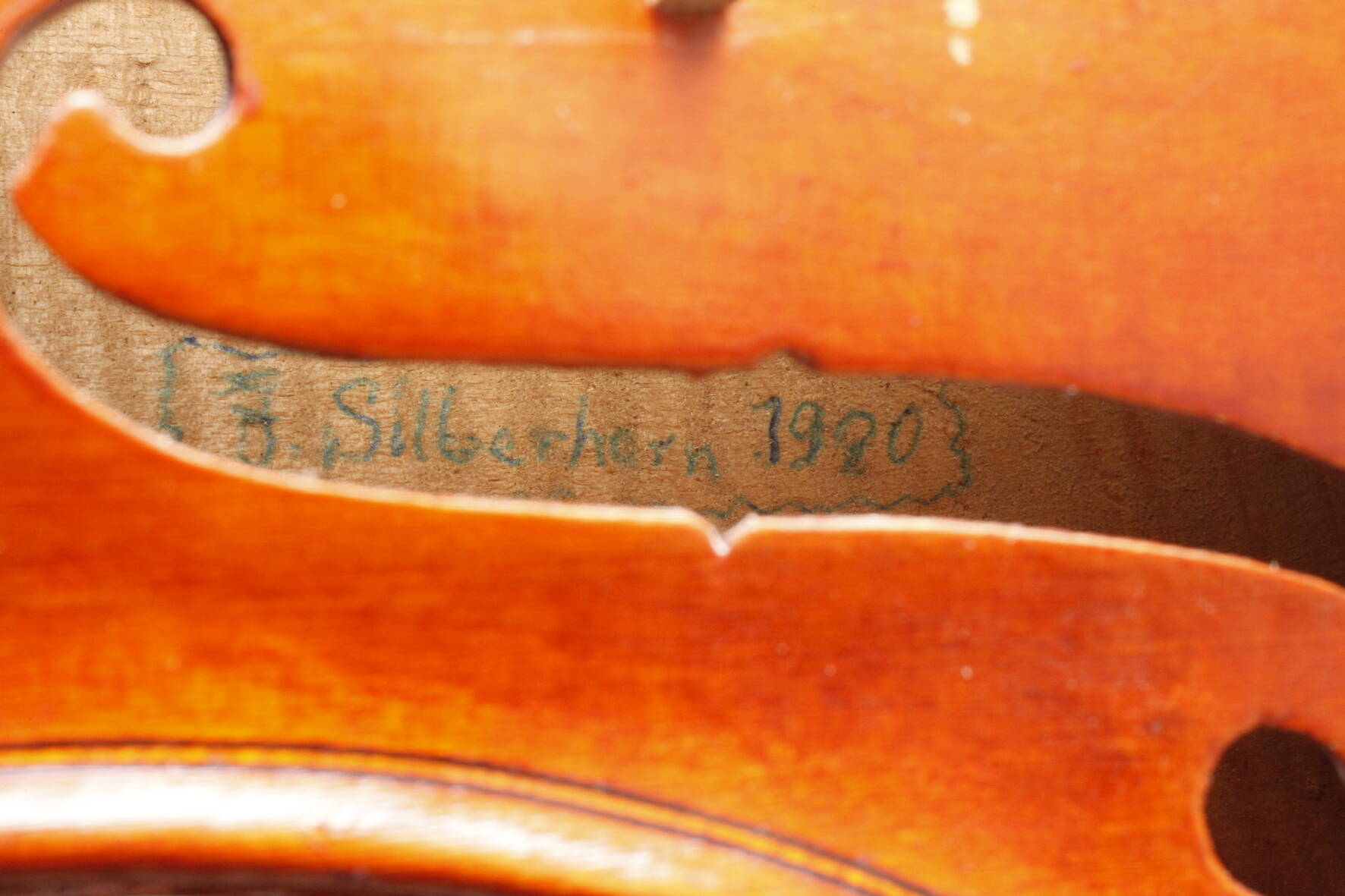 ViolineBodeninnenseite handschriftl. bez. J. Silberhorn 1990, geteilter, sehr gleichmäßig geflammter - Image 7 of 7