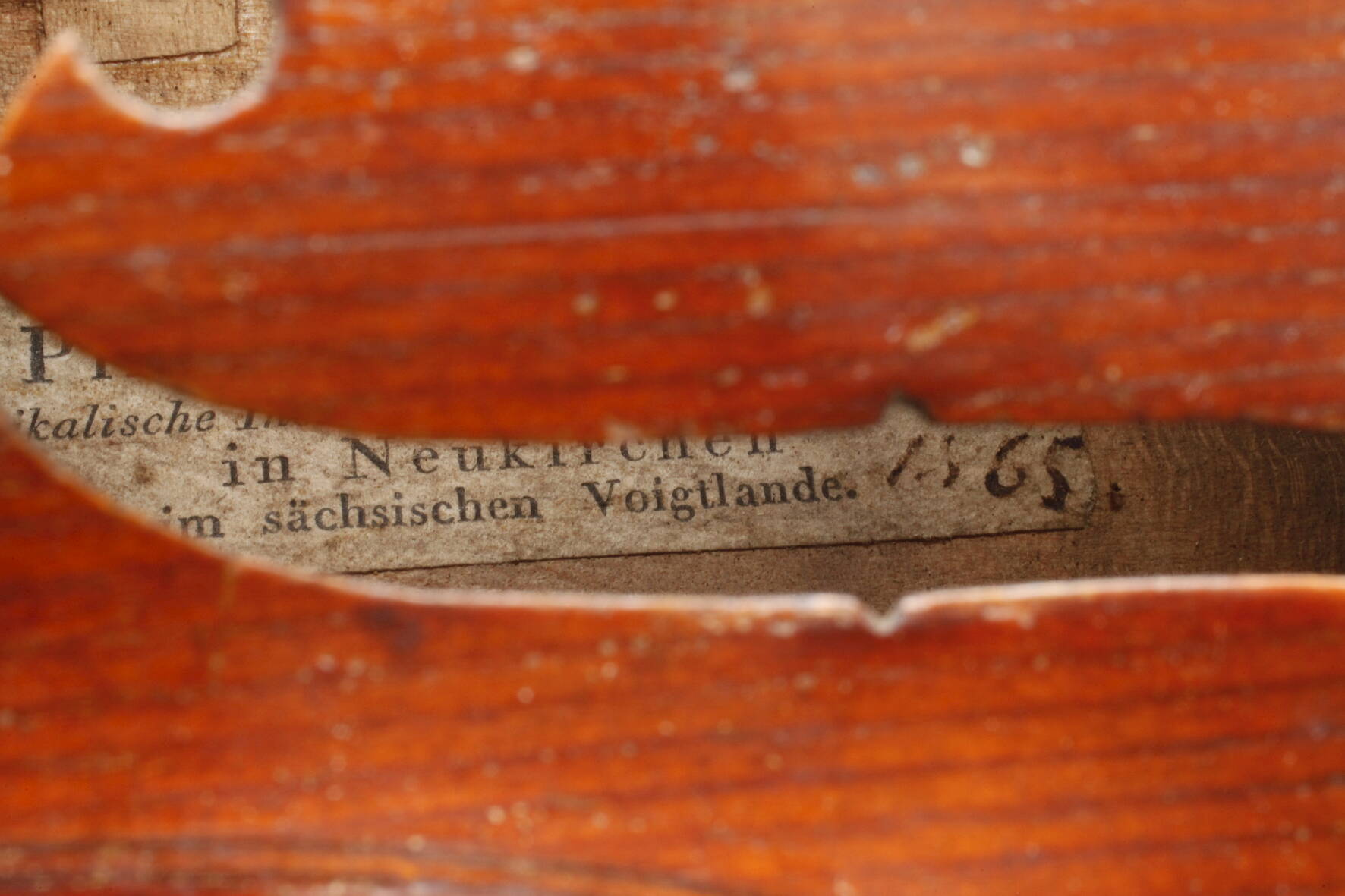 Violine im Etuiauf Klebezettel bezeichnet Pfretschner & Comp. in Neukirchen 1865, geteilter, - Image 8 of 9