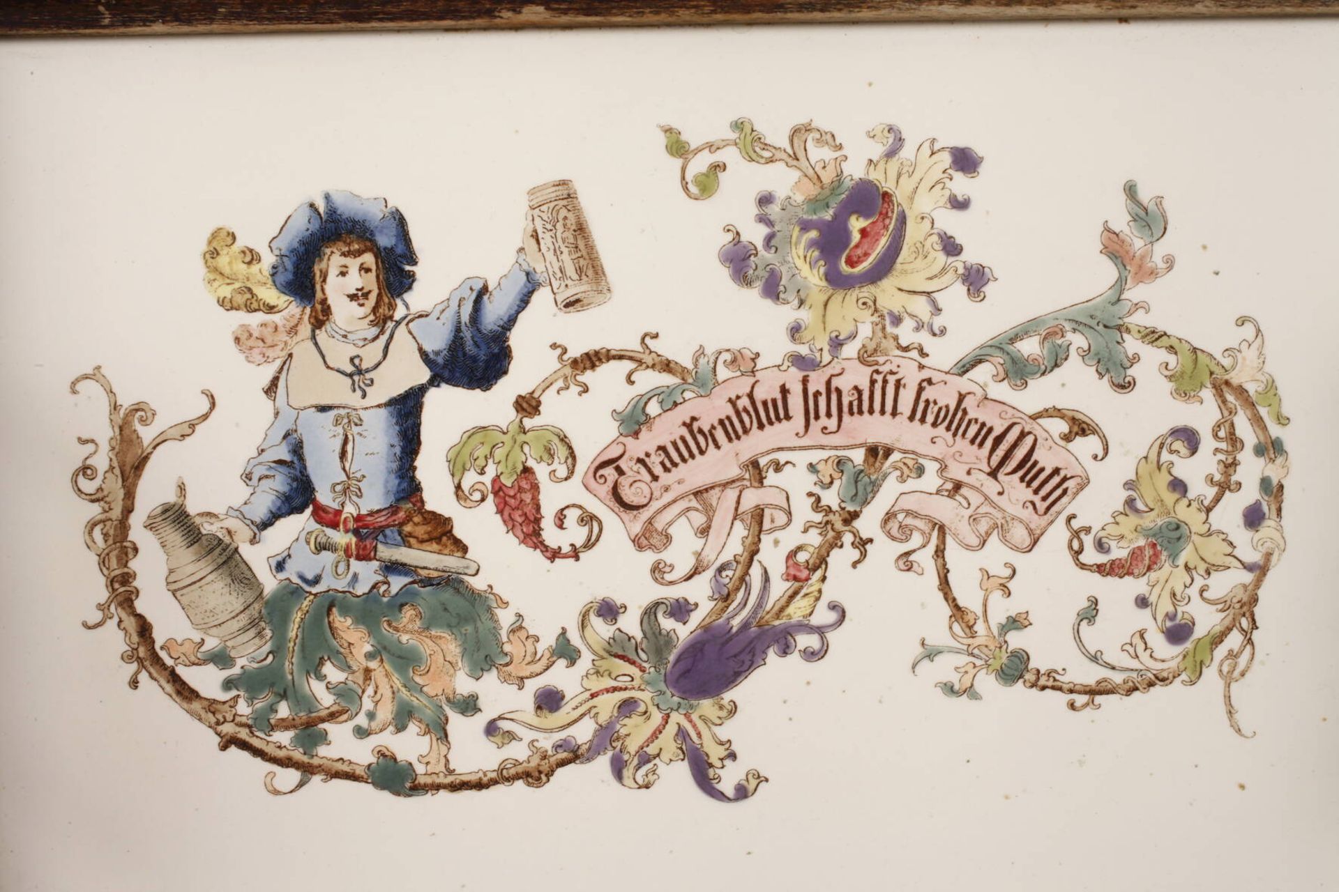 Tablett Historismusum 1880, ungemarkt, farbenfroh bedruckt, Ritterszene mit Rollwerk und Spruch " - Image 2 of 4