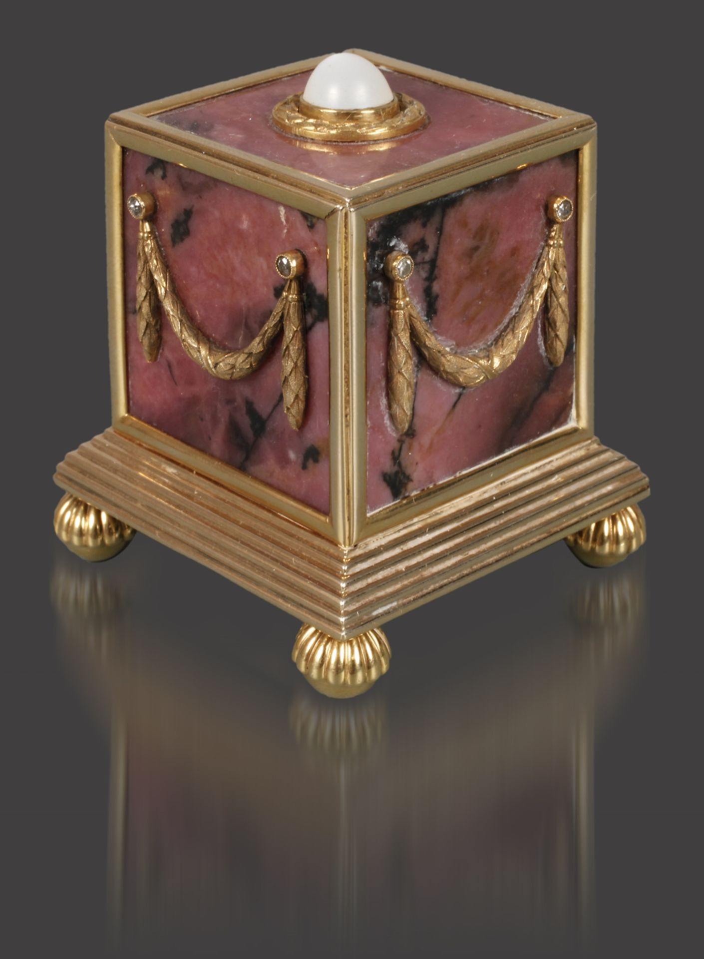 Tischklingel Goldwohl Fabergé, um 1910, am Boden eine sehr undeutliche winzige Punze, eventuell