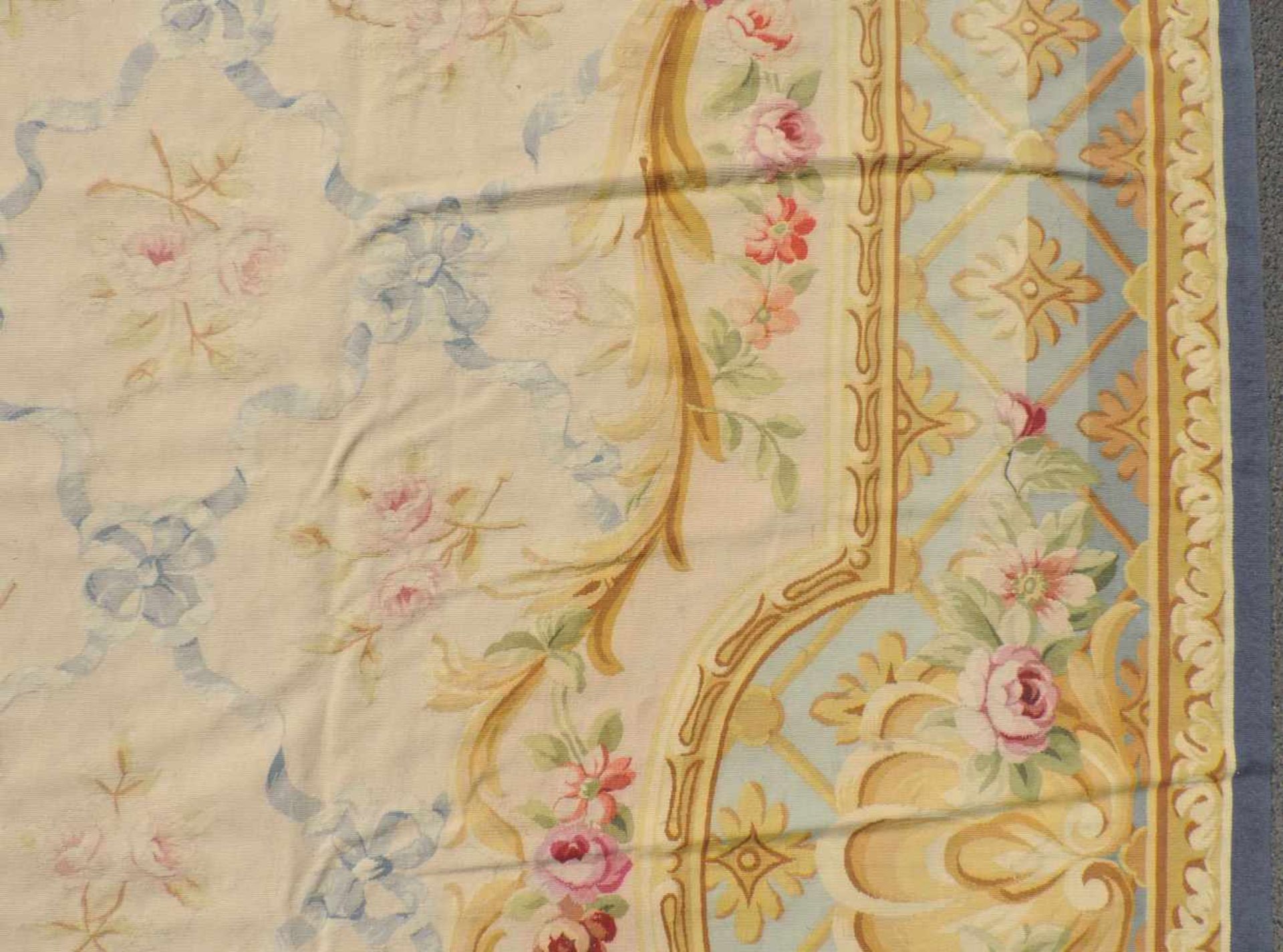 Tapis de Pied. Carpet in Louis XIV. Aubusson style. - Bild 12 aus 14