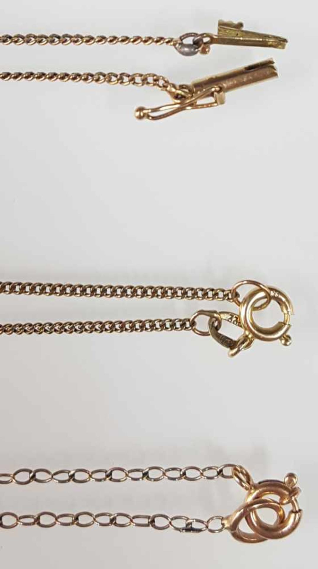 Ring, three chains and two pendants. Yellow gold 333; 11.1 grams total. - Bild 2 aus 17