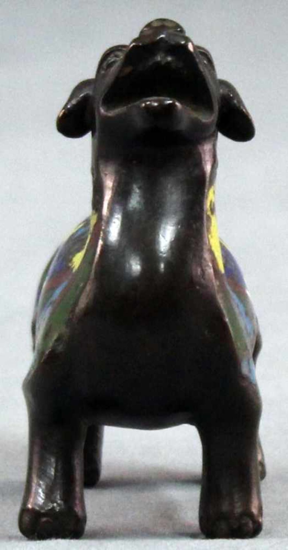 Bronze dog with cloisonne. Proably China old. 10 cm long. - Image 2 of 7