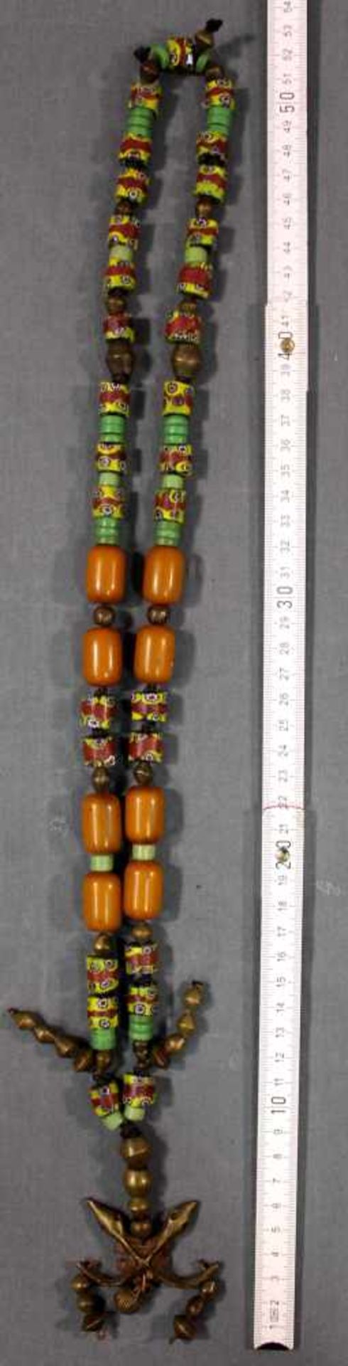 Necklace with amber, glass and brass. Nigeria. - Image 4 of 5