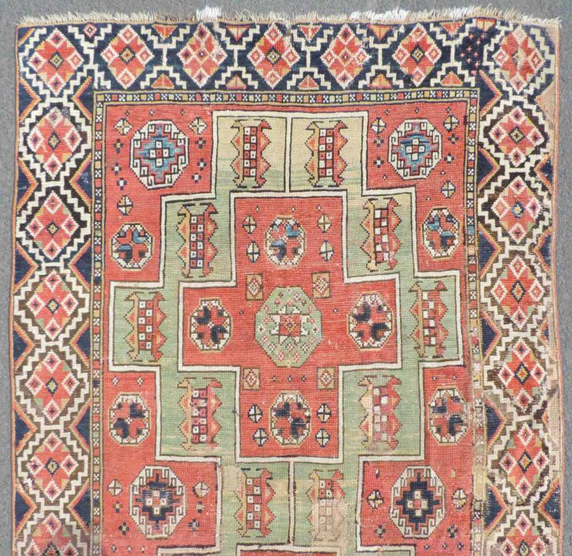 Bergama carpet. Western Anatolia. Turkey. Antique, around 1800. - Image 3 of 4