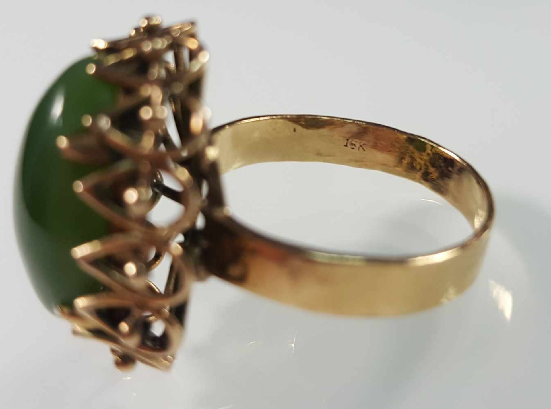 Ring and three-row chain. Jade and yellow gold 18 carat. - Image 12 of 14