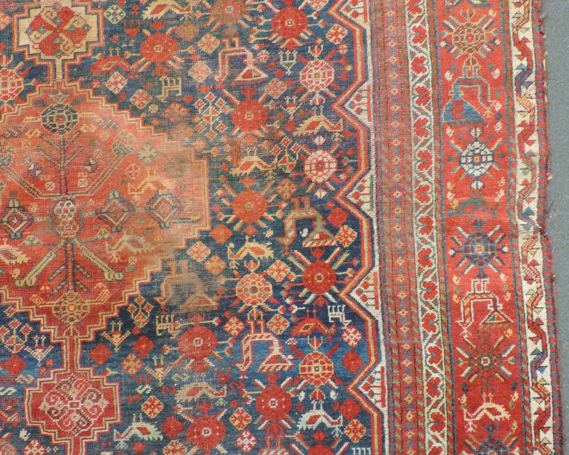 Khamseh Persian carpet. Iran. Antique, around 1900. - Bild 12 aus 12