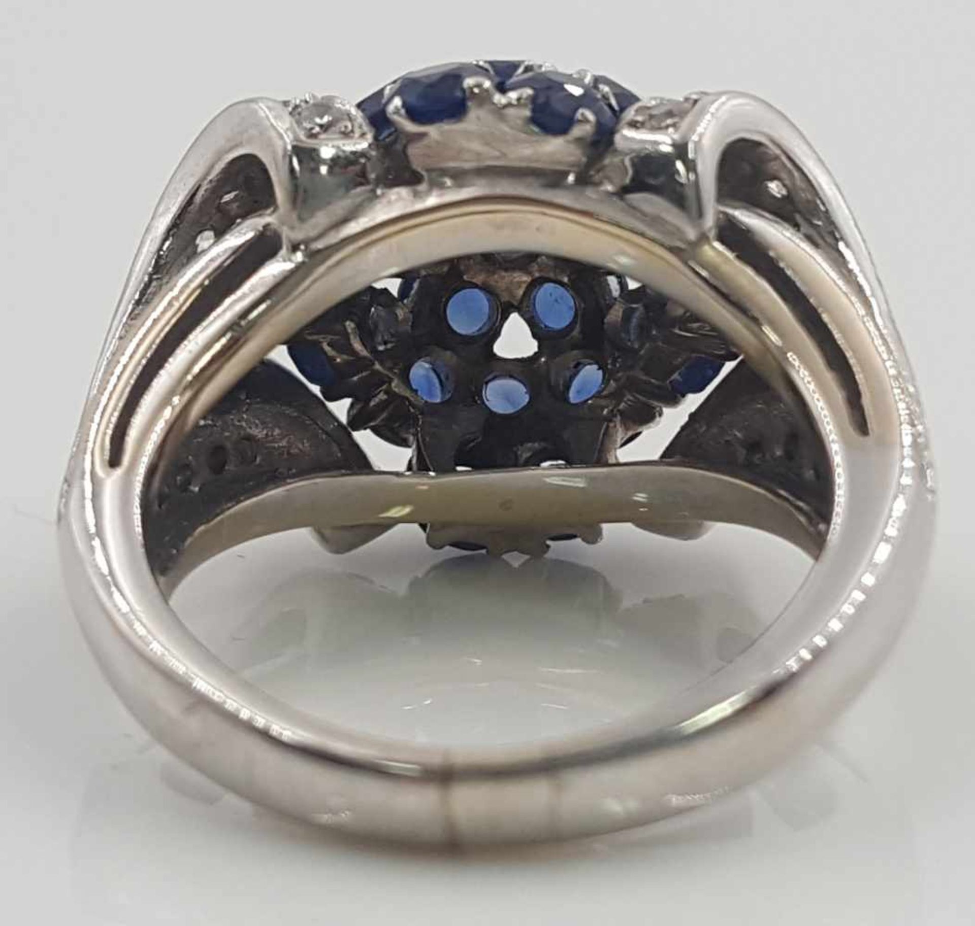 Ring set with 23 sapphires and diamonds. - Image 3 of 7