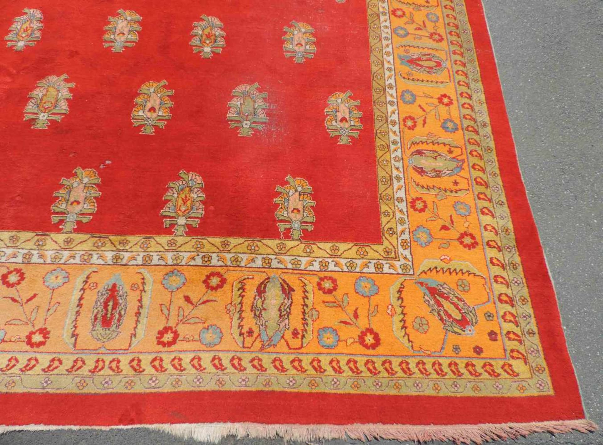 Mughal carpet. Deccani, India around 1800. - Image 4 of 10