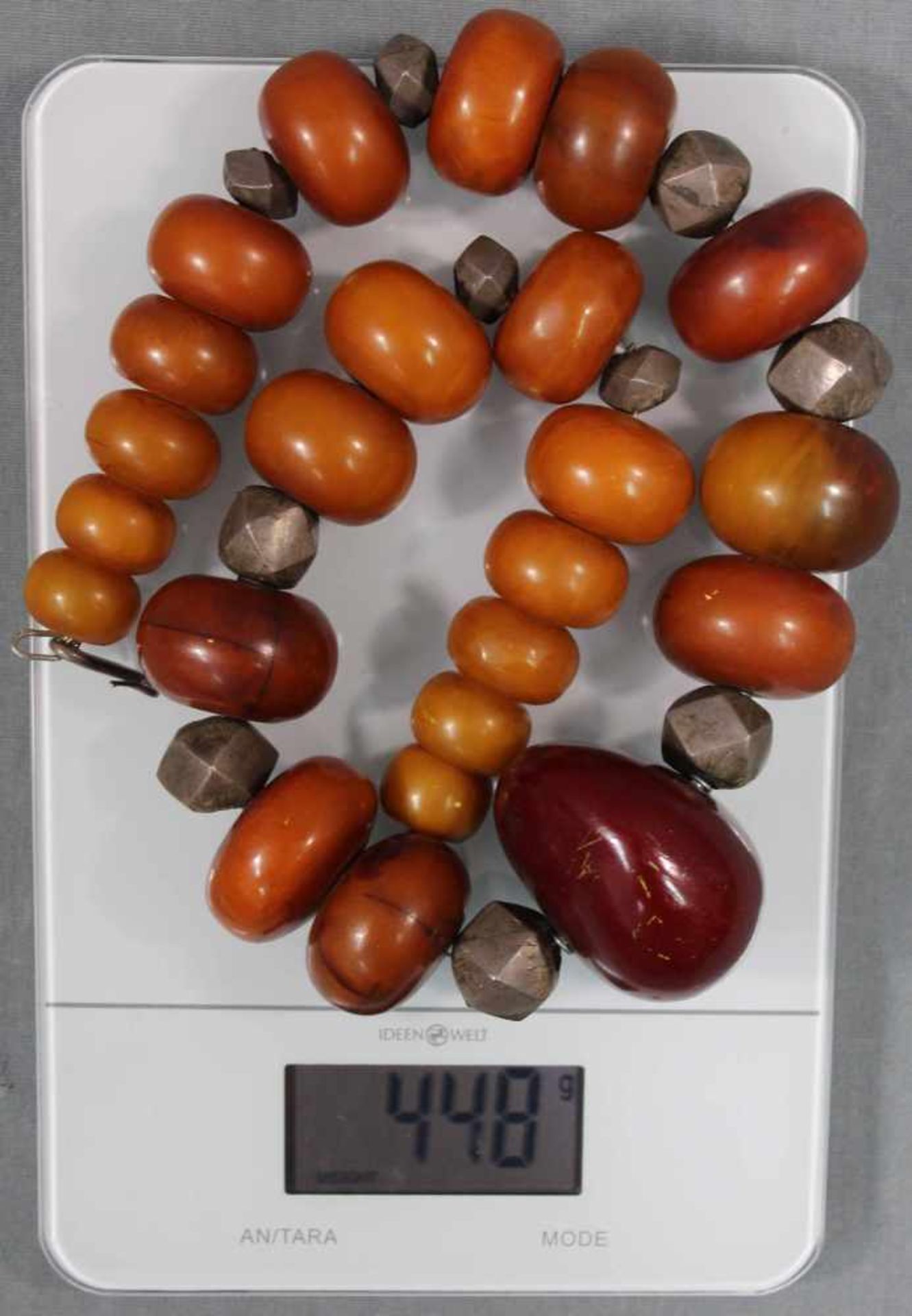 Amber necklace. Proably Africa. Blood colored center stone circa 55 mm. - Image 3 of 5