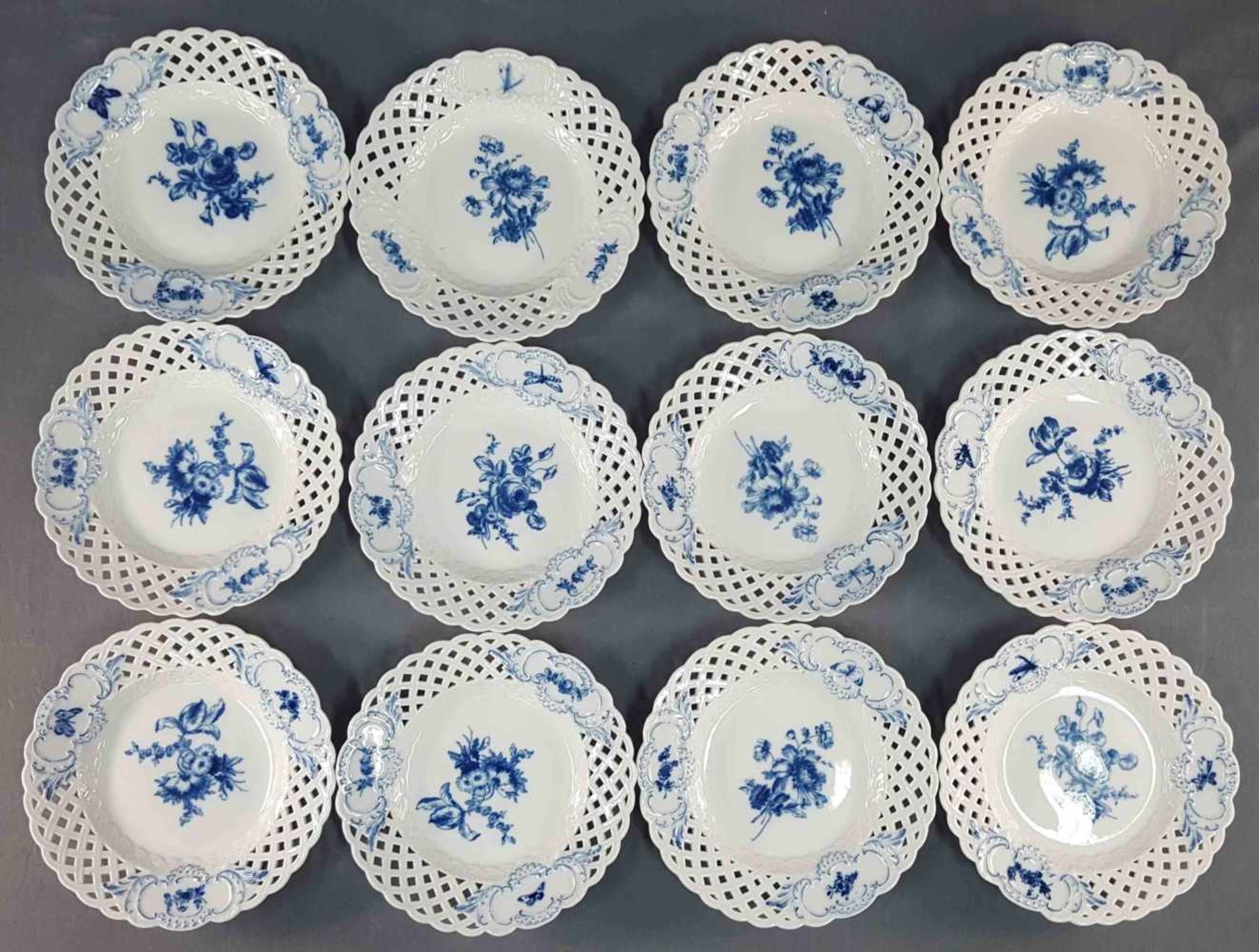 14 plates Meissen. '' Blue flowers with insects '' - Image 4 of 7