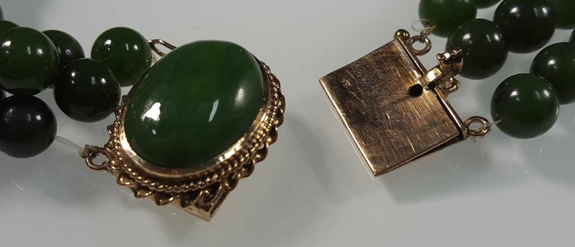 Ring and three-row chain. Jade and yellow gold 18 carat. - Bild 13 aus 14