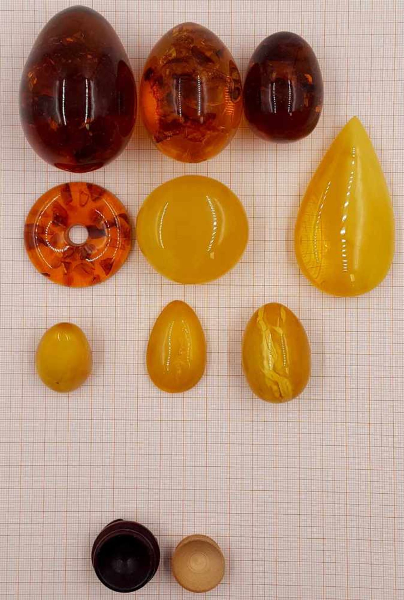 9 amber stones. Some butterscotch color. - Bild 7 aus 8