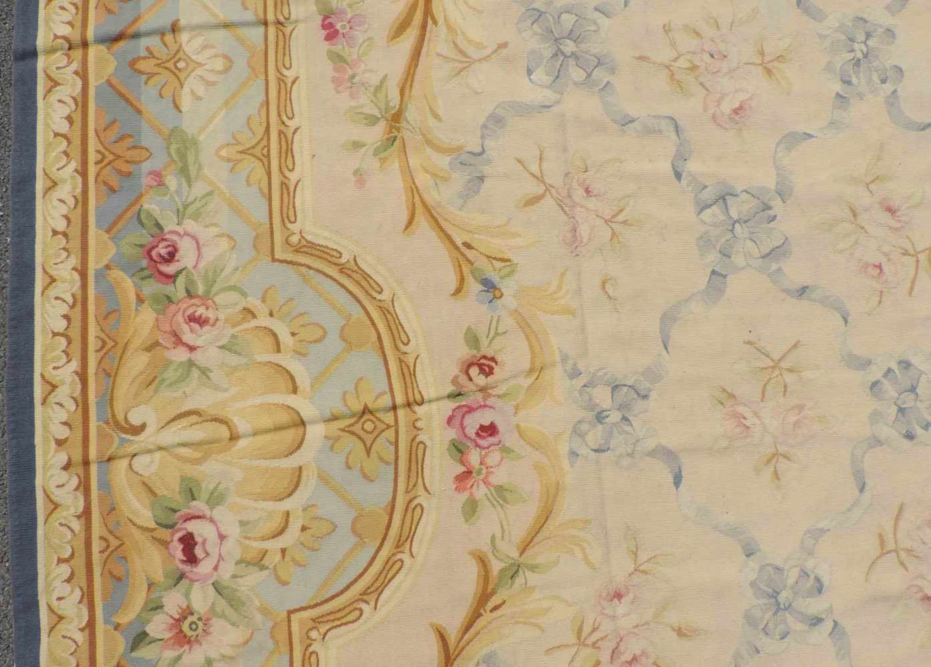 Tapis de Pied. Carpet in Louis XIV. Aubusson style. - Bild 10 aus 14