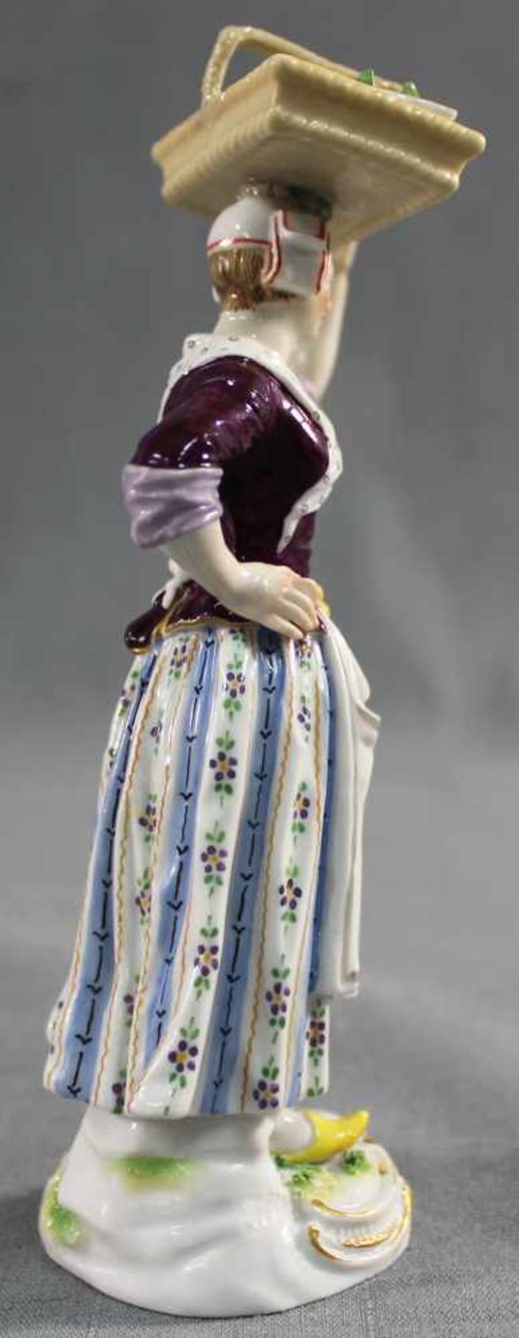 Meissen porcelain figure,''Pariser Ausrufer''. Fruit merchant. - Image 4 of 6