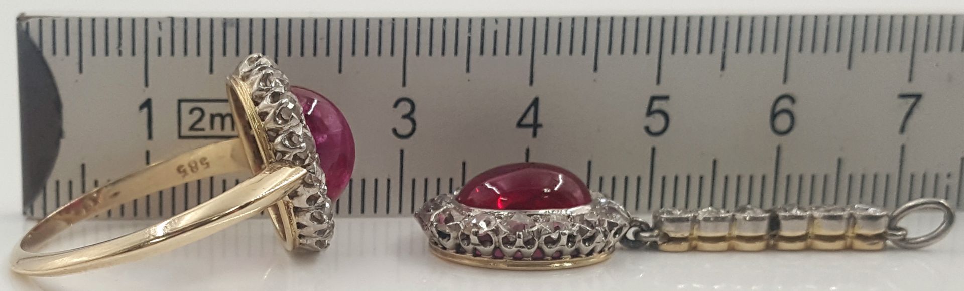 Set. Ring with ruby (Burma) and 14 diamonds. - Bild 9 aus 13