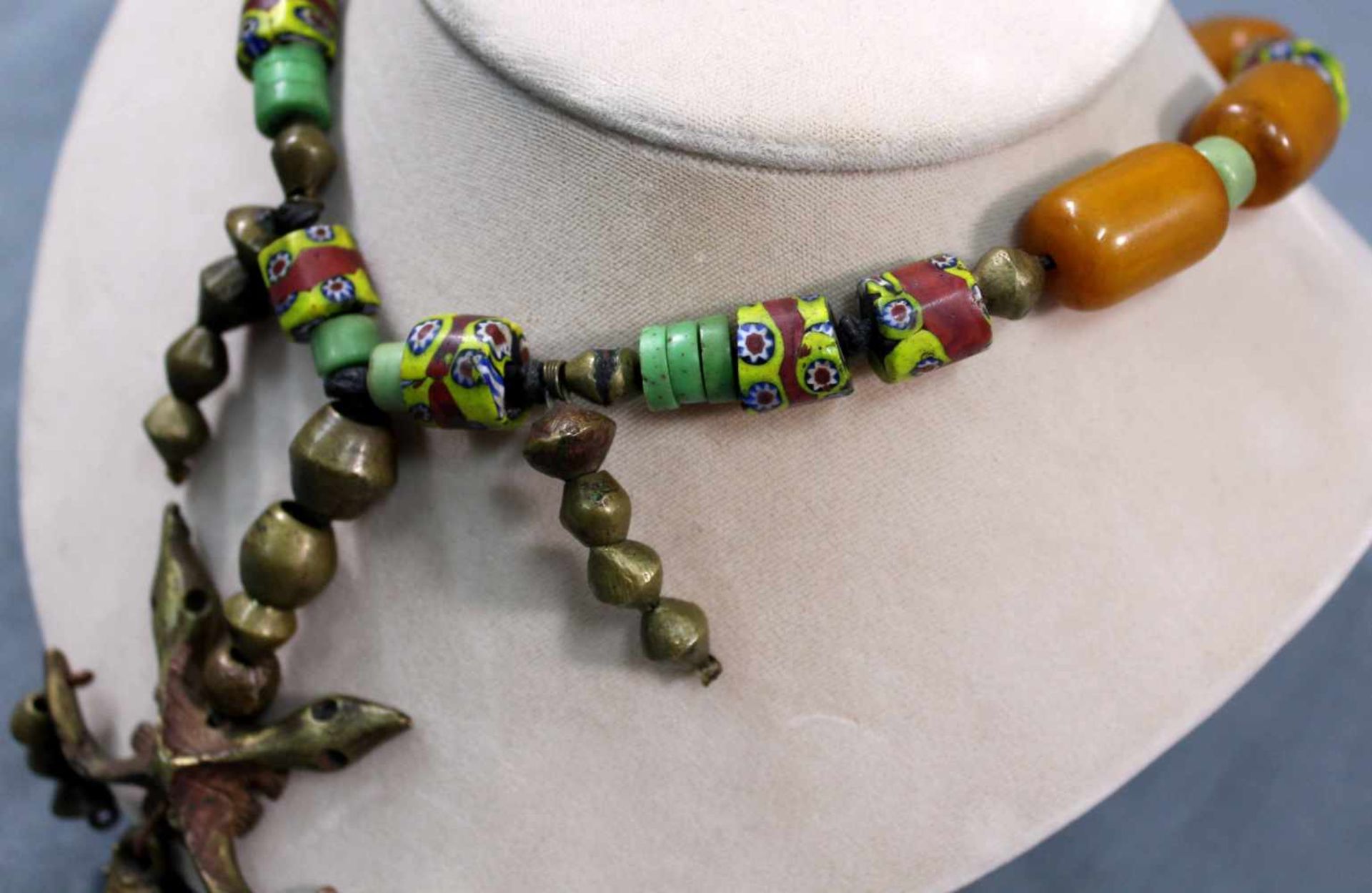 Necklace with amber, glass and brass. Nigeria. - Image 2 of 5