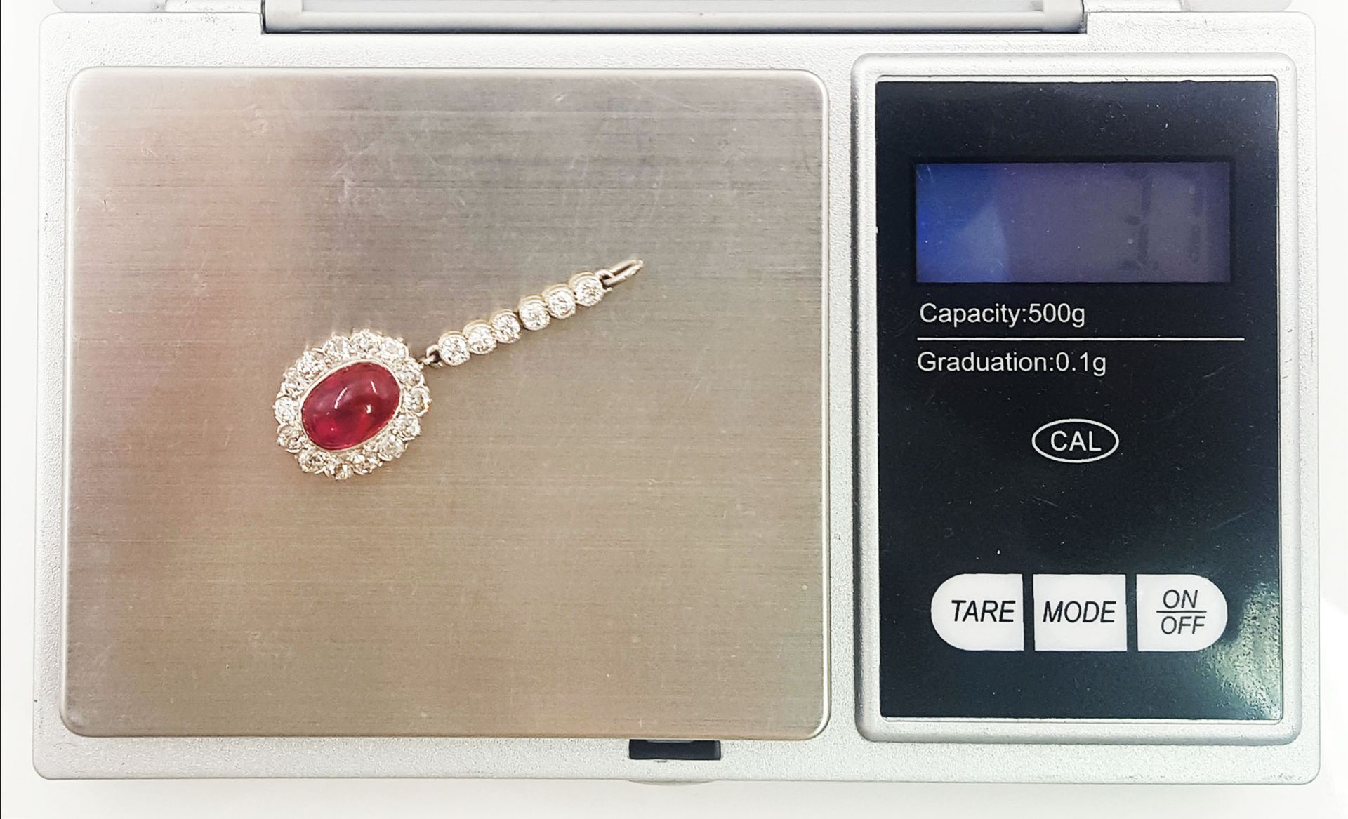 Set. Ring with ruby (Burma) and 14 diamonds. - Bild 12 aus 13