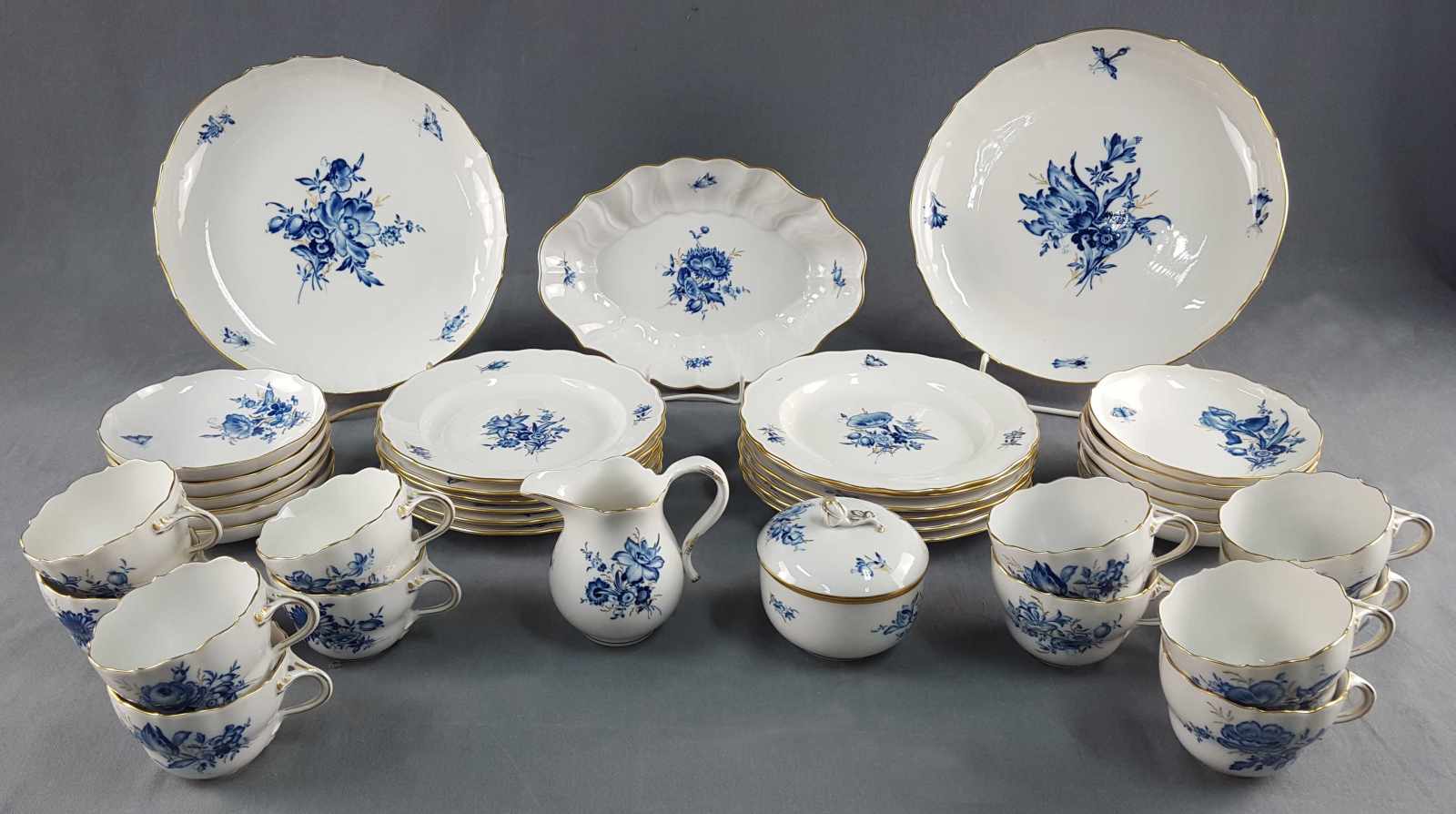 Coffee service Meissen porcelain for 12 persons. No coffee pot.