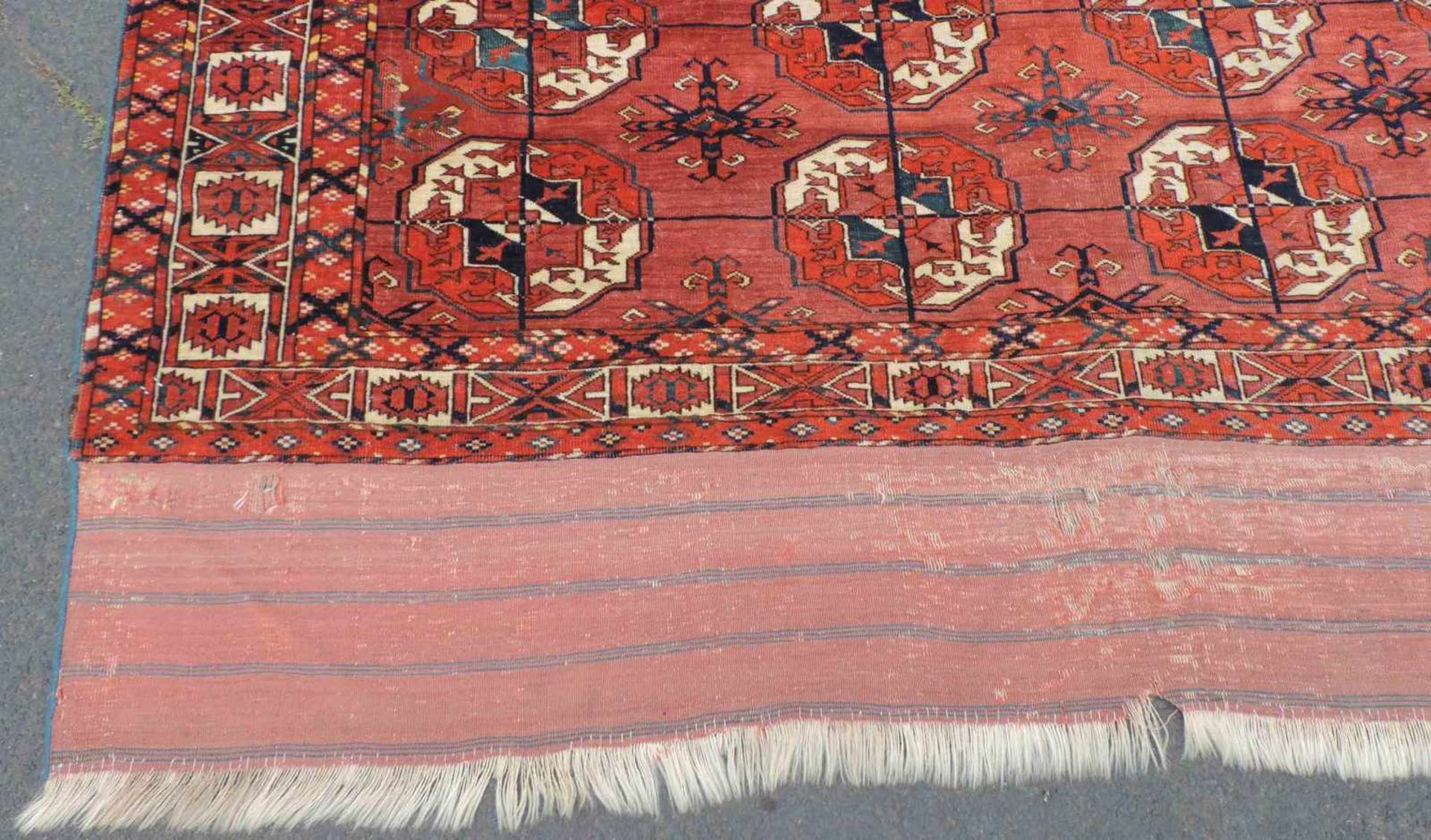 Tekke main carpet. Turkmenistan. Antique. Mid 19th century. - Image 6 of 12